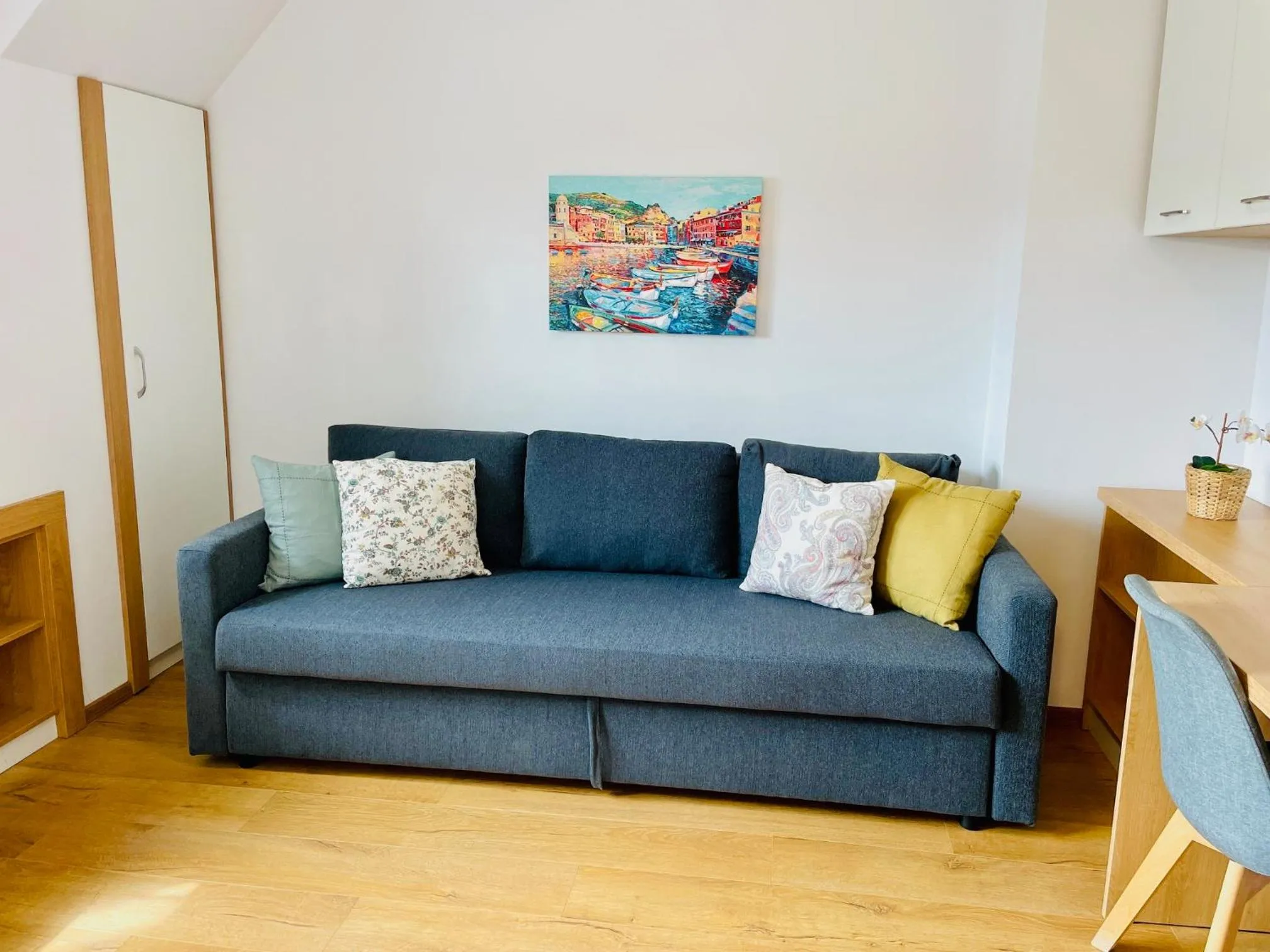 Seating area in Gardenia Apartments