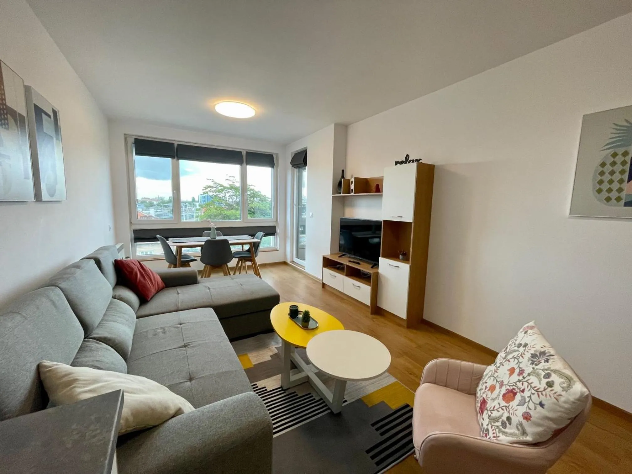 Living room in Gardenia Apartments