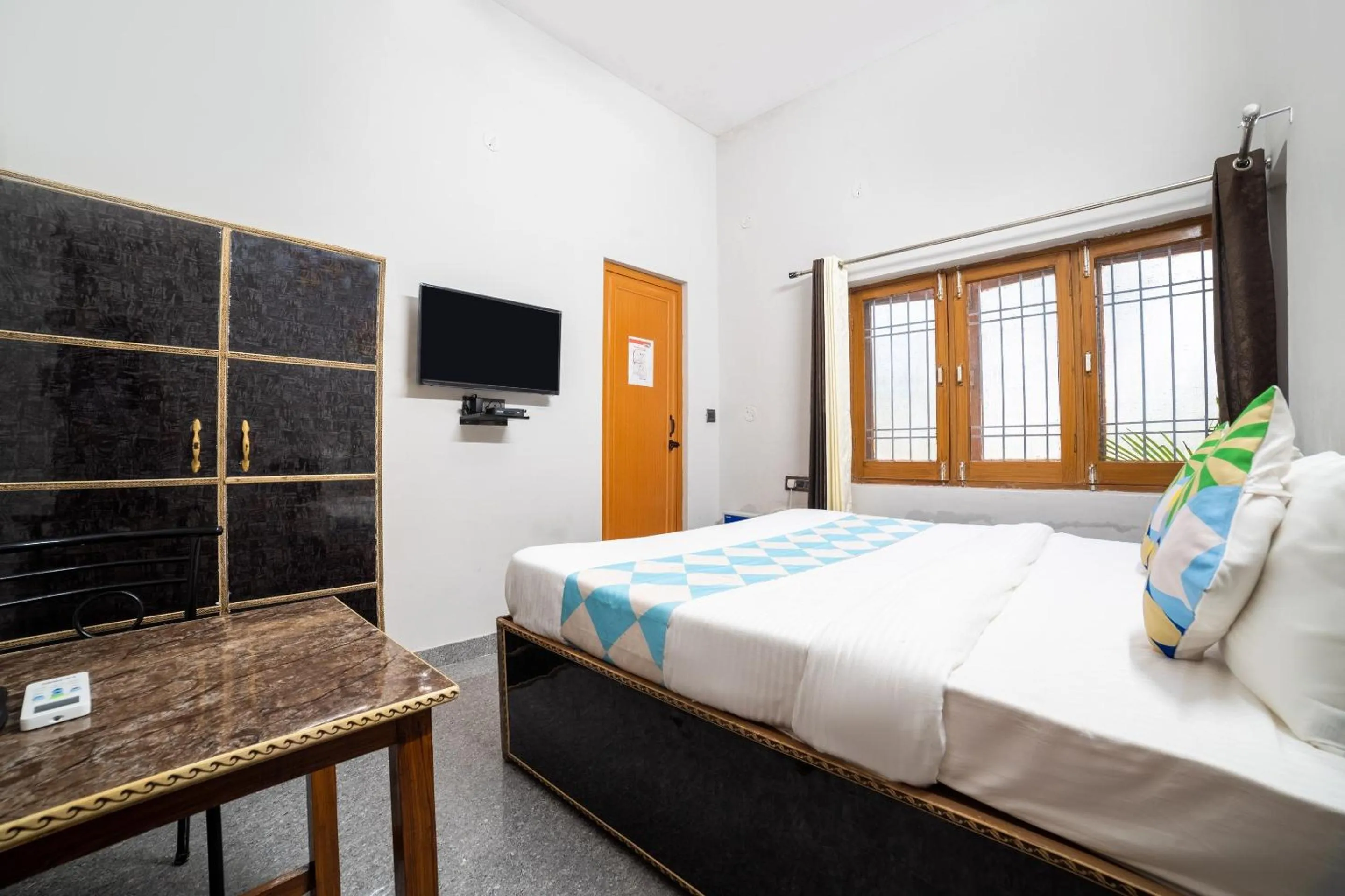 Bedroom, Bed in Hotel O Home Gautam Homestay