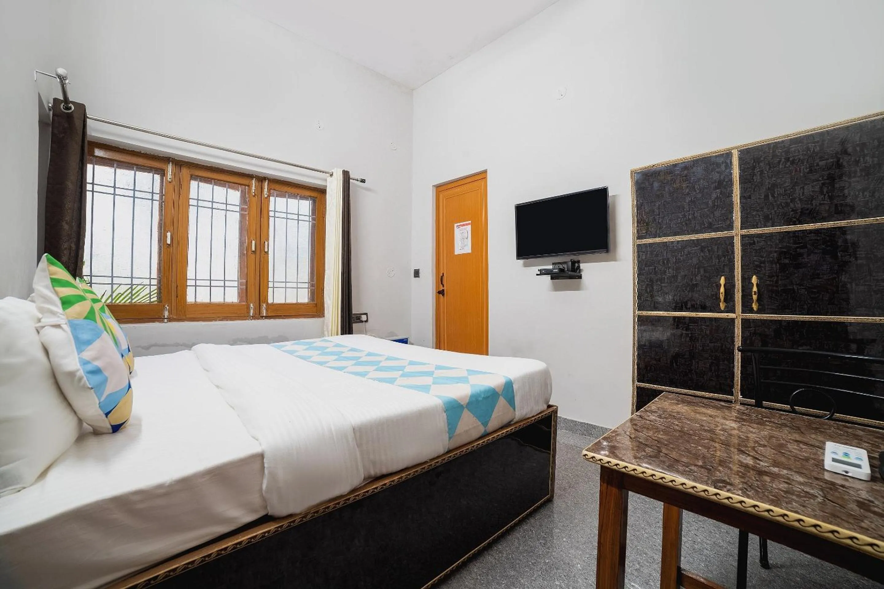 Bedroom, Bed in Hotel O Home Gautam Homestay