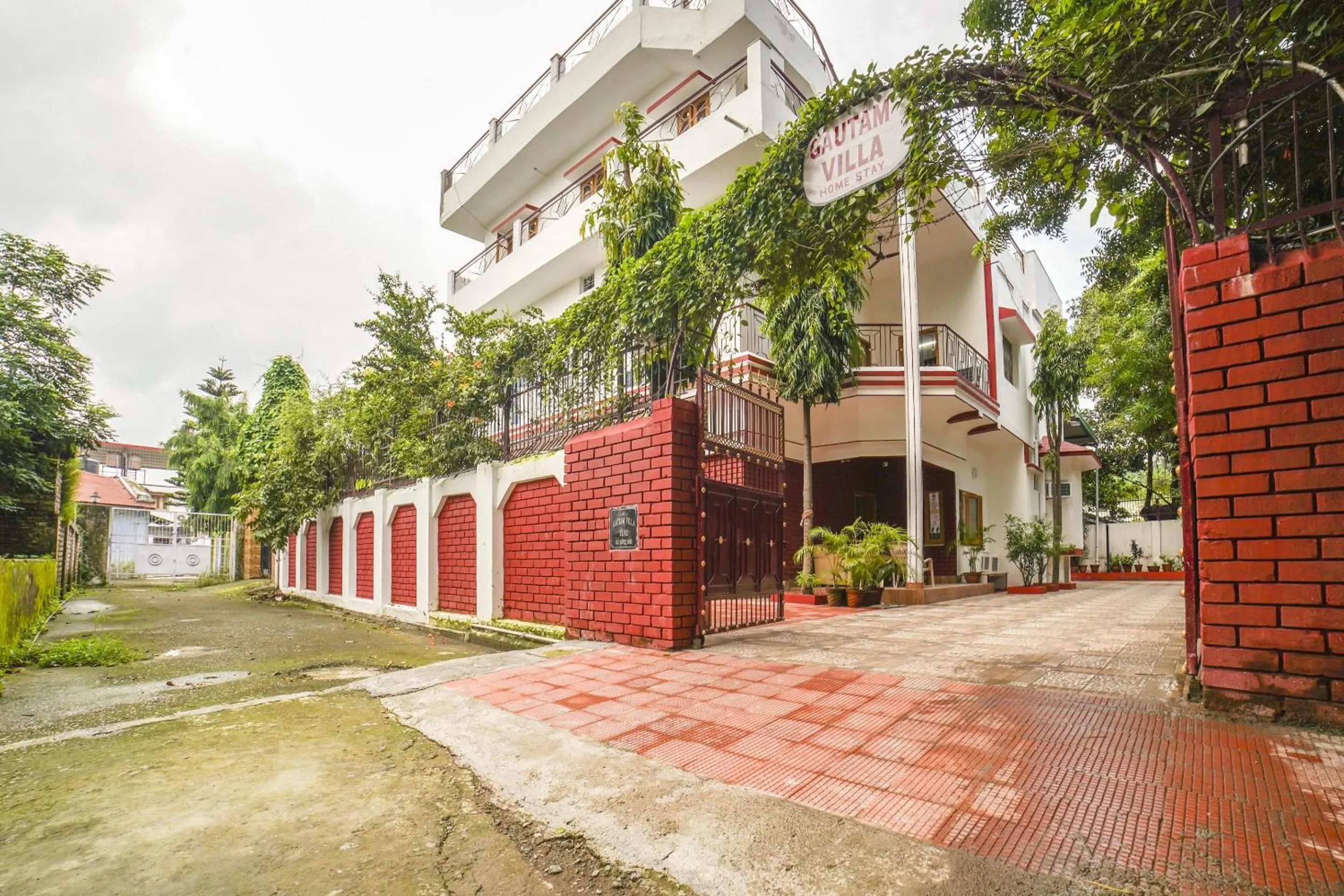 Facade/entrance in Hotel O Home Gautam Homestay