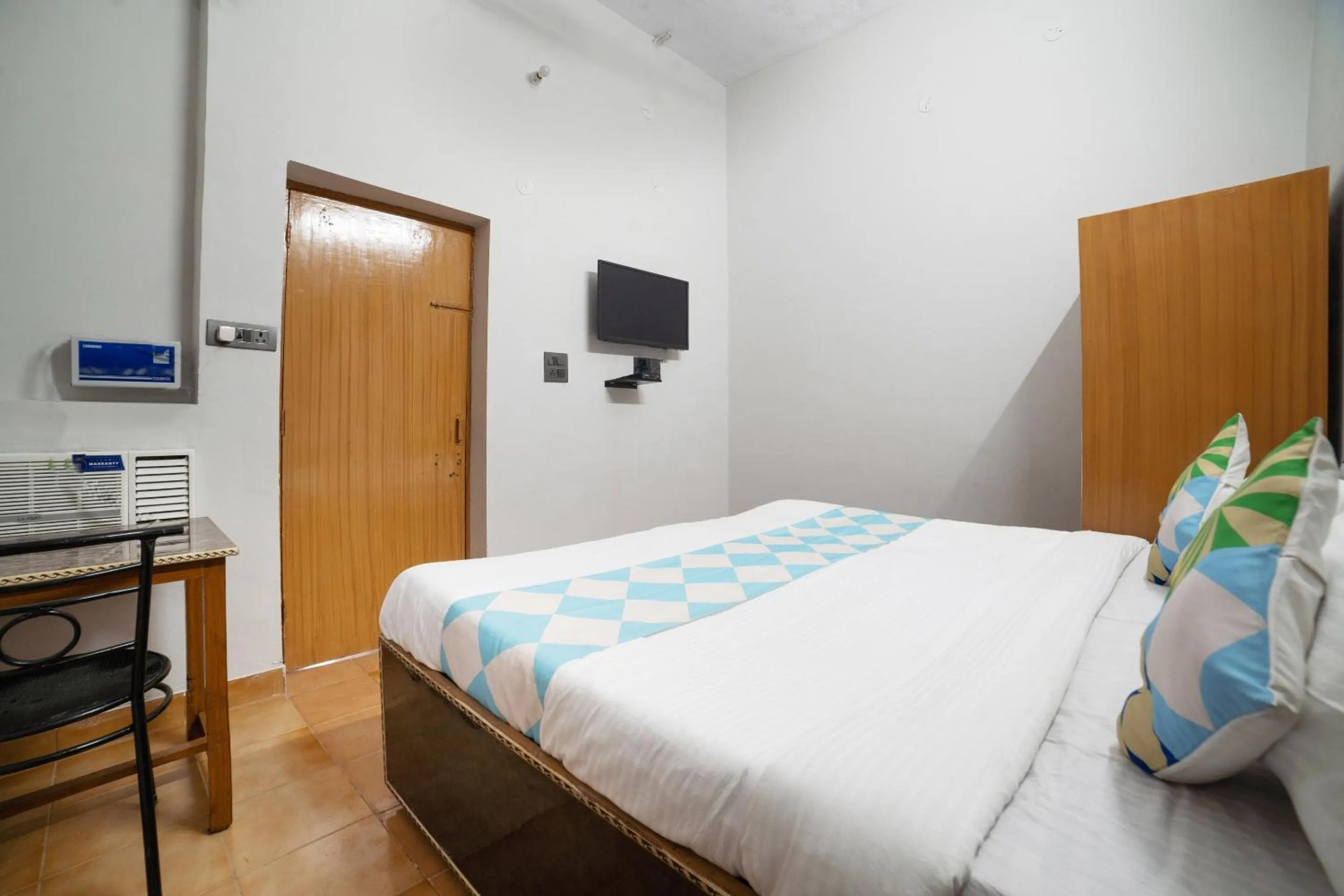 Bedroom, Bed in Hotel O Home Gautam Homestay