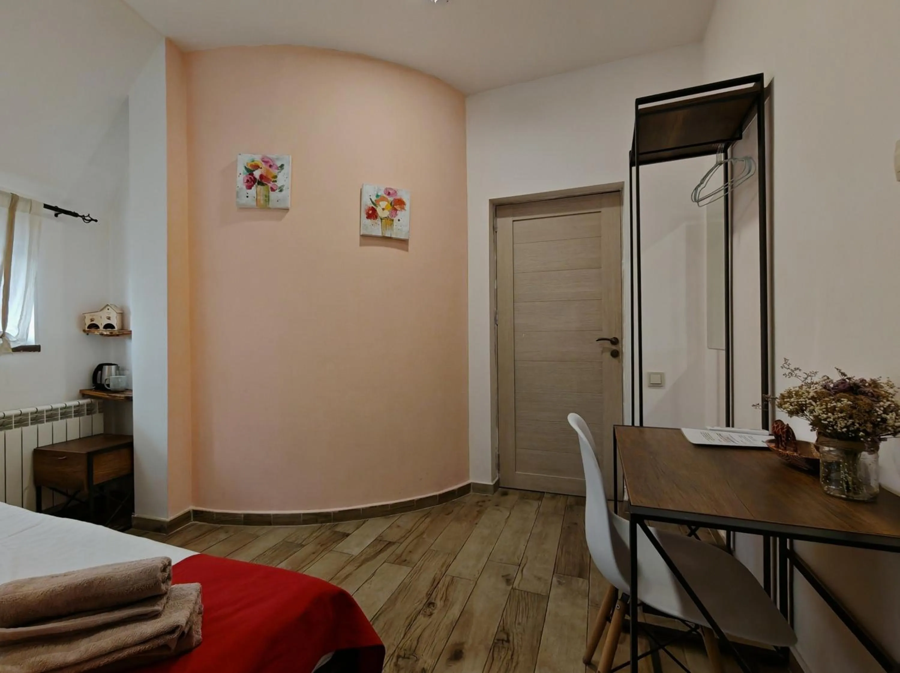 Photo of the whole room, Bed in Blur Inn Gallery