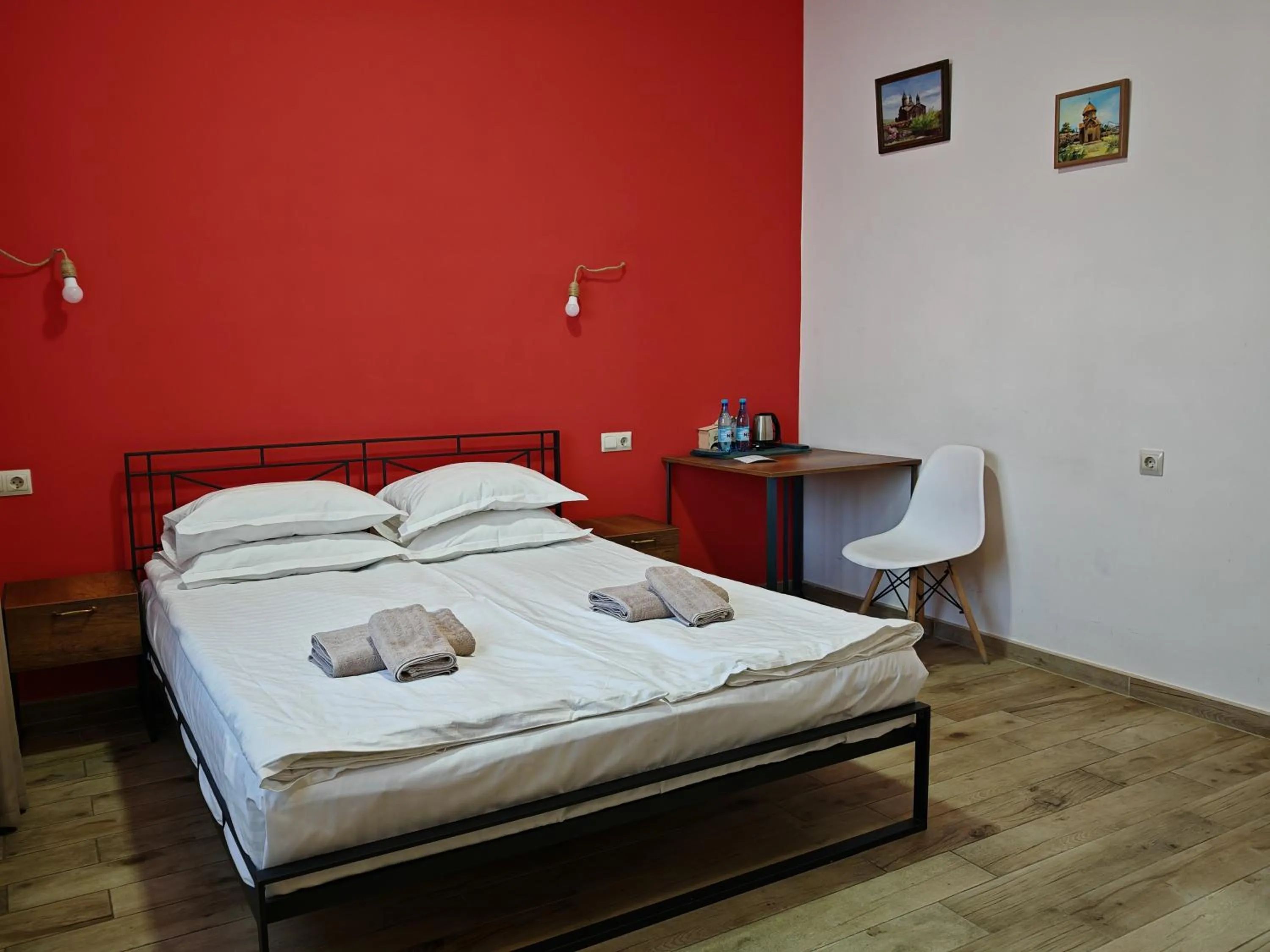 Photo of the whole room, Bed in Blur Inn Gallery
