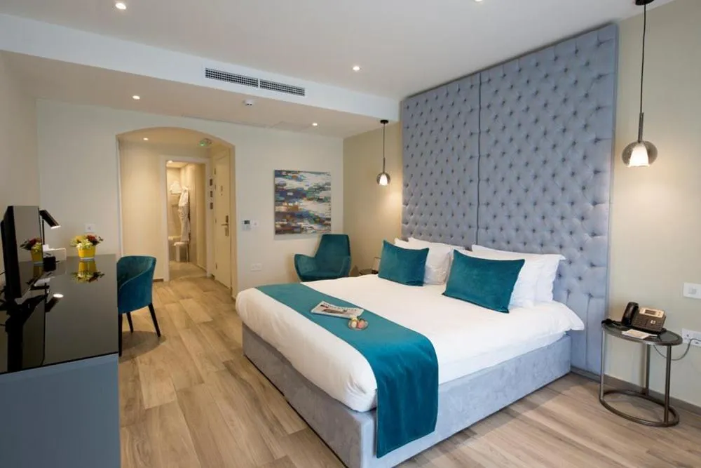 Bed in Maldives Holiday Homes