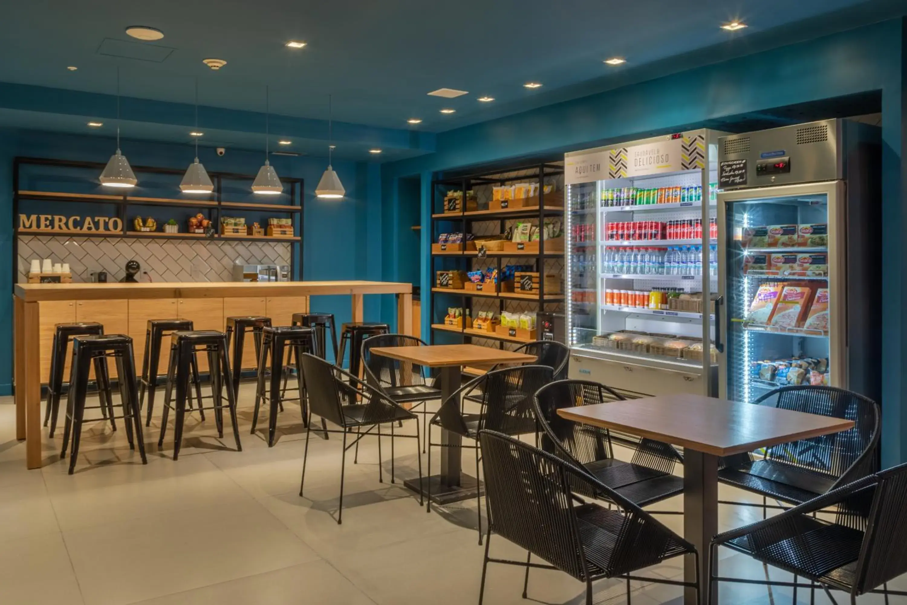 Lounge or bar in Linx Galeão by Wish Lounge or bar in Linx Galeão by Wish