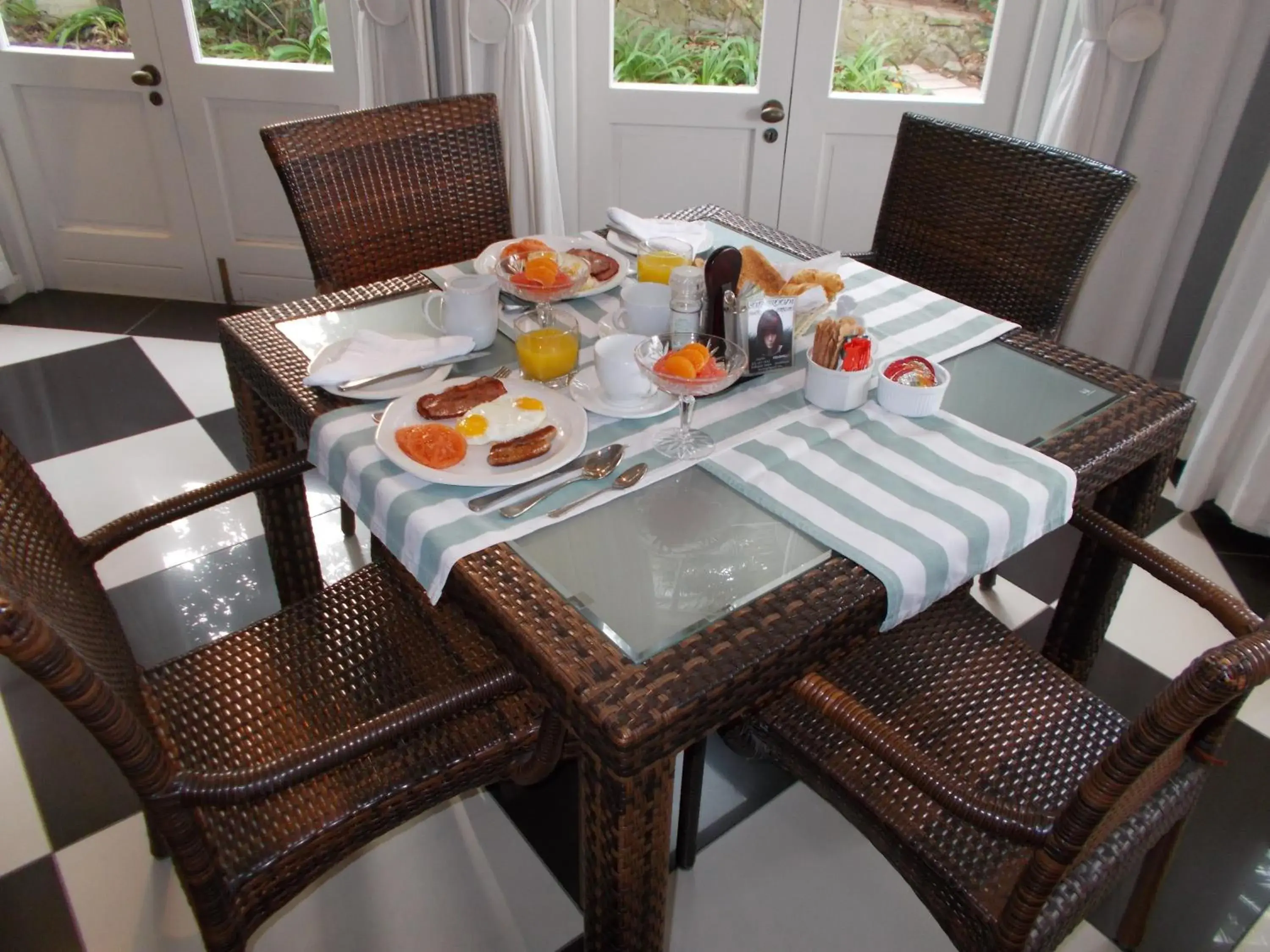 Twin/Double Room - single occupancy in Coral Tree Colony Bed & Breakfast Twin/Double Room - single occupancy in Coral Tree Colony Bed & Breakfast