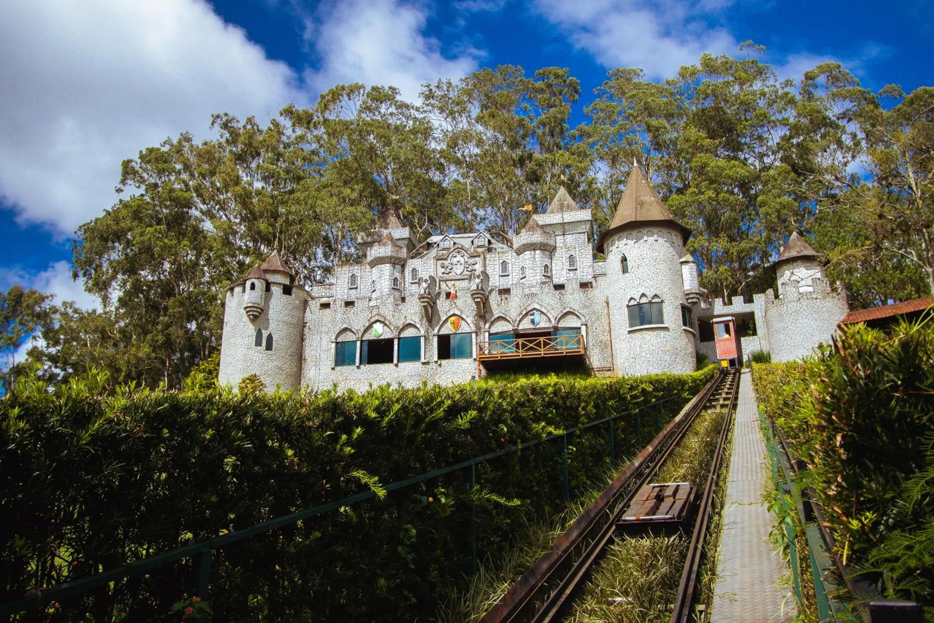 Restaurant/places to eat in Village Le Canton