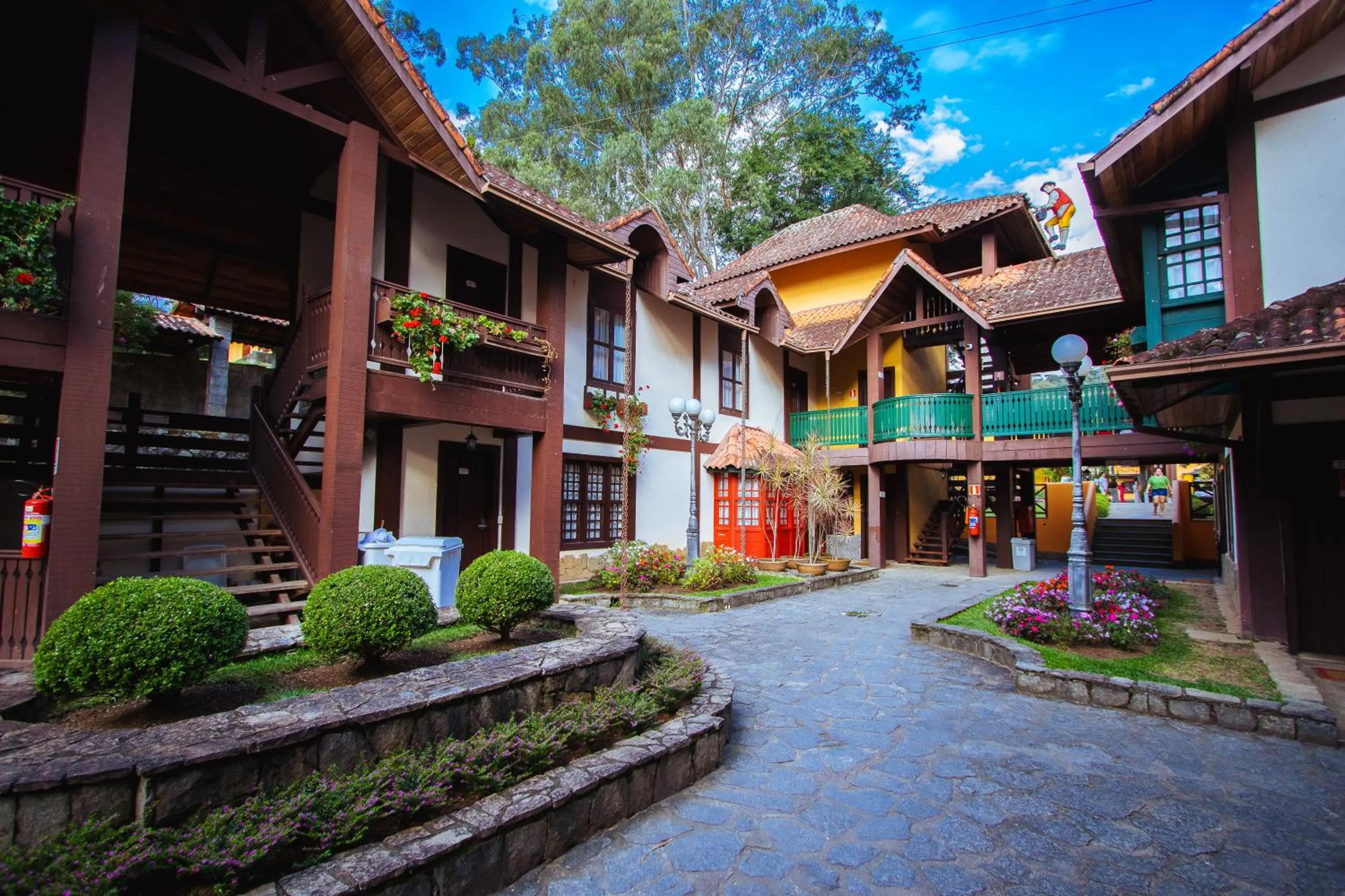 Property building in Village Le Canton