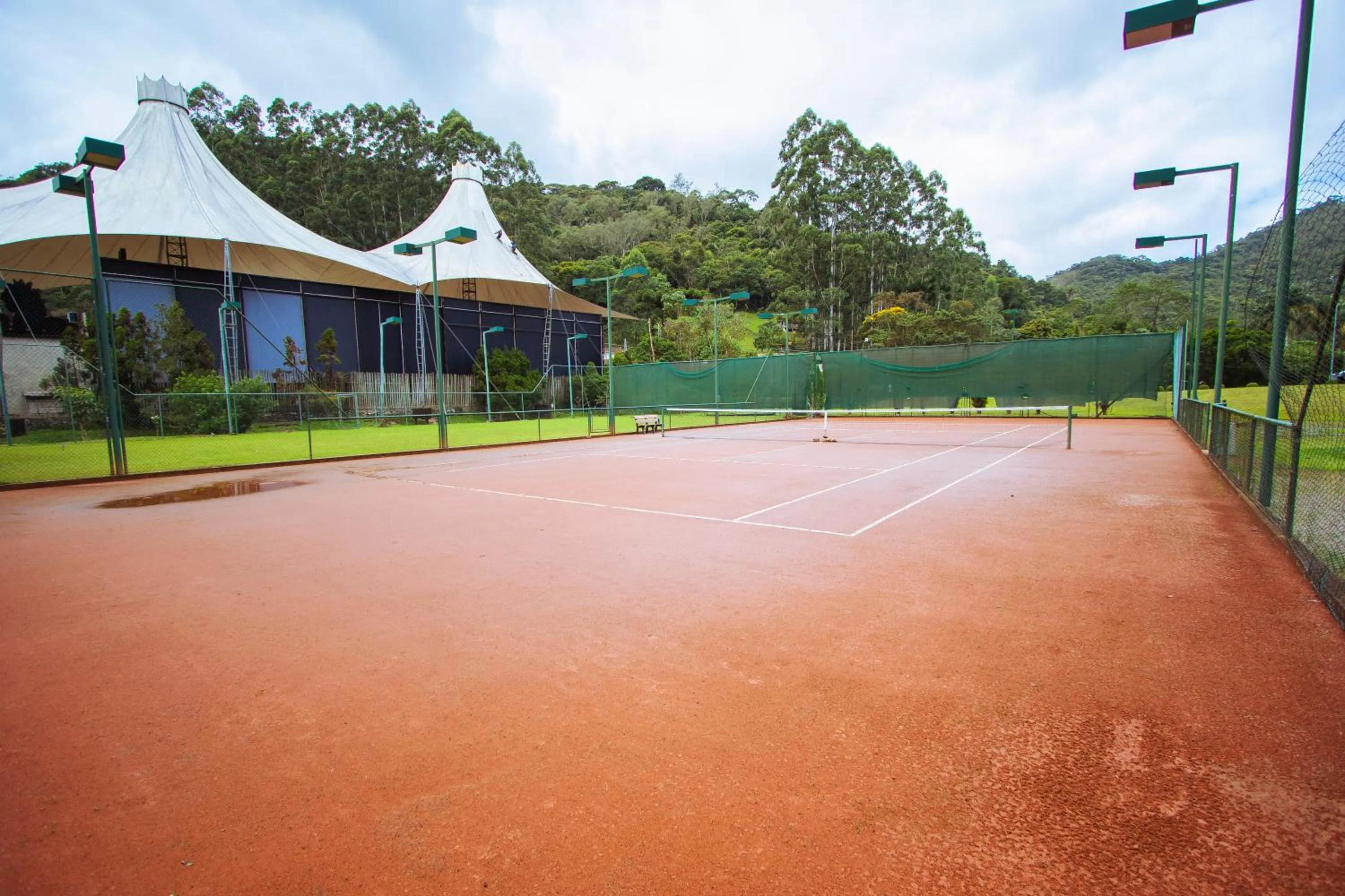 Tennis court in Village Le Canton