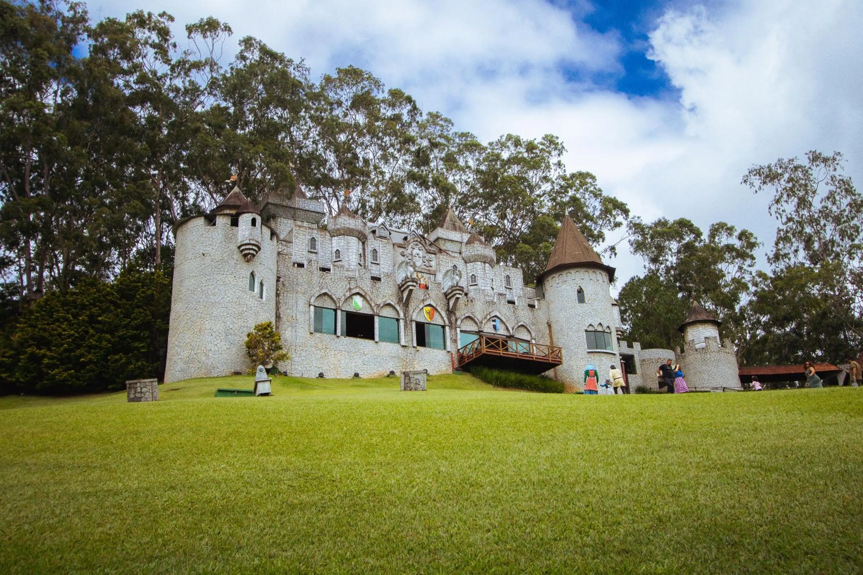 Property building in Village Le Canton
