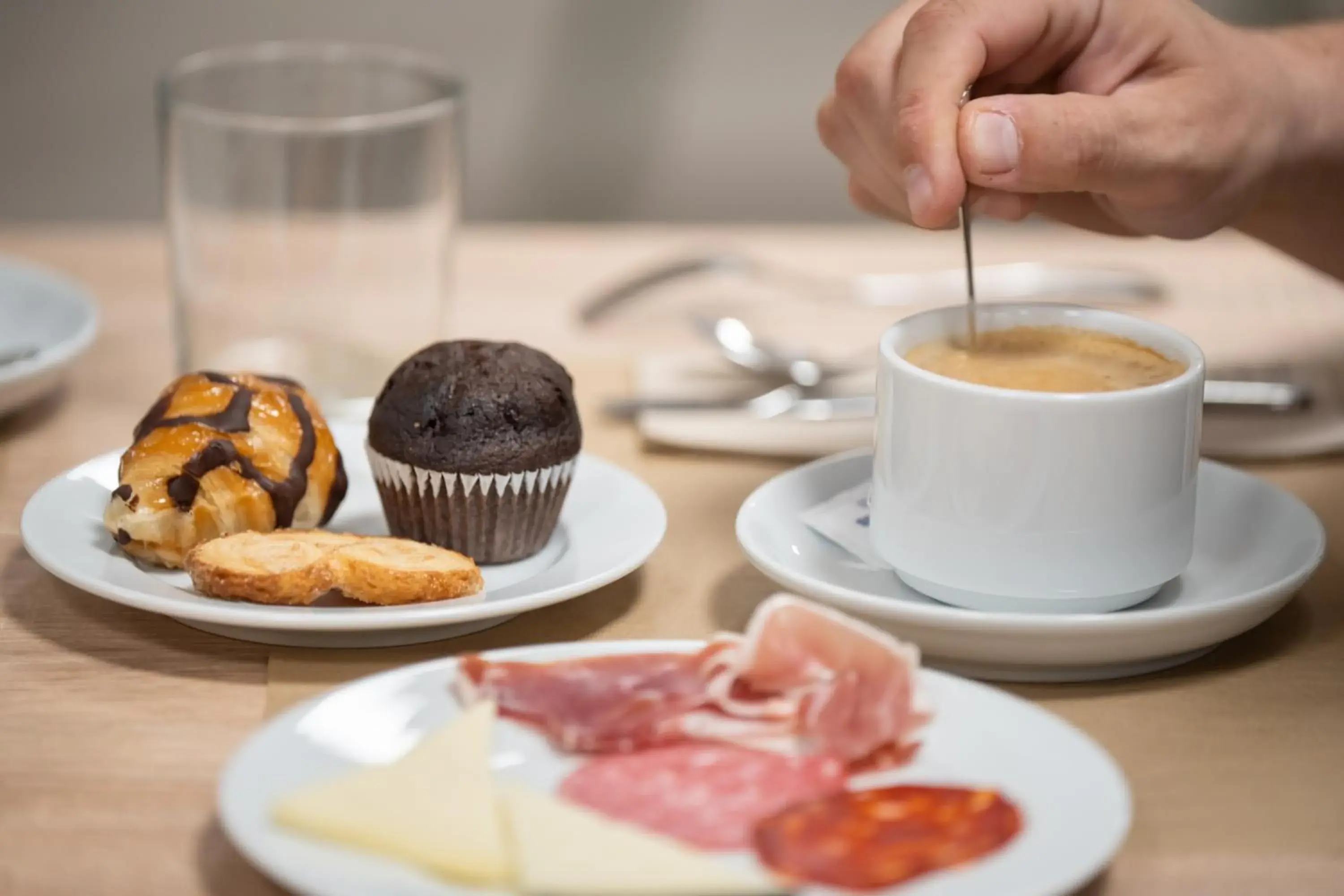 Buffet breakfast in Apartahotel Líbere Vitoria Buffet breakfast in Apartahotel Líbere Vitoria