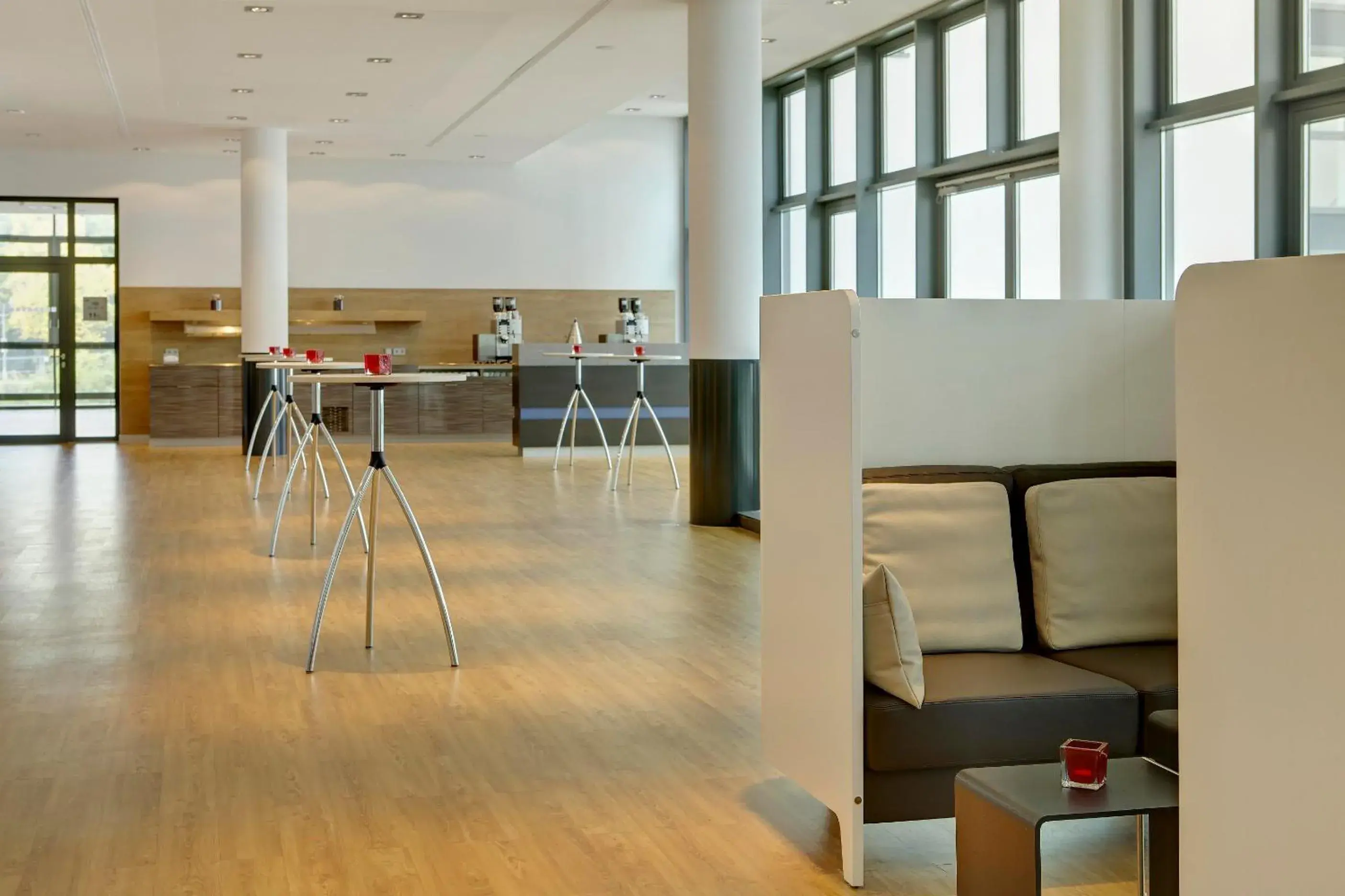 Restaurant/places to eat in IntercityHotel Berlin Hauptbahnhof Restaurant/places to eat in IntercityHotel Berlin Hauptbahnhof