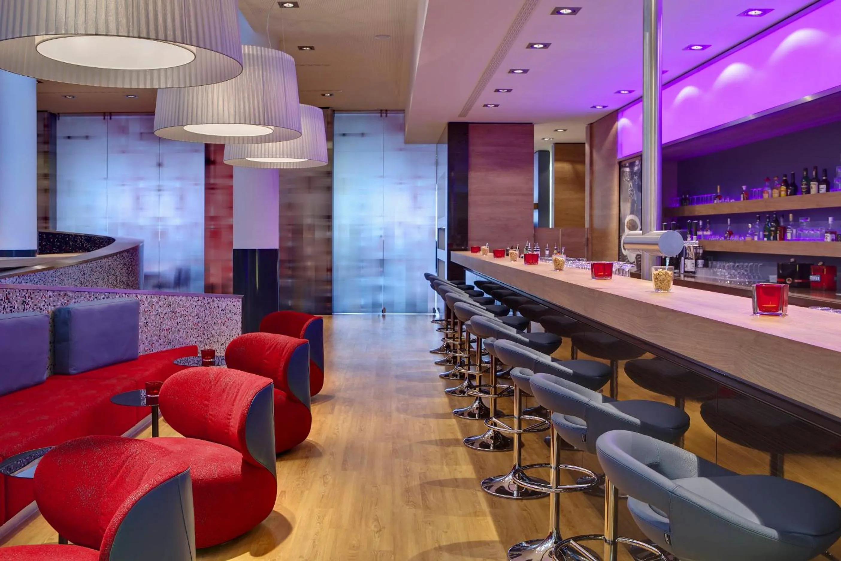 Lounge or bar in IntercityHotel Berlin Hauptbahnhof