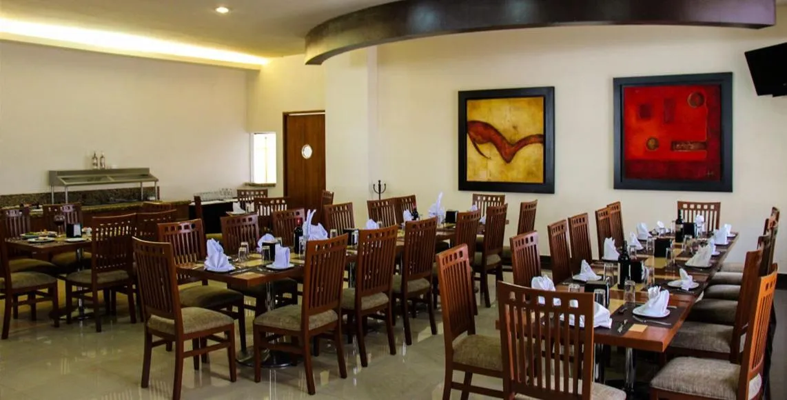 Restaurant/places to eat in Hotel Soleil Celaya