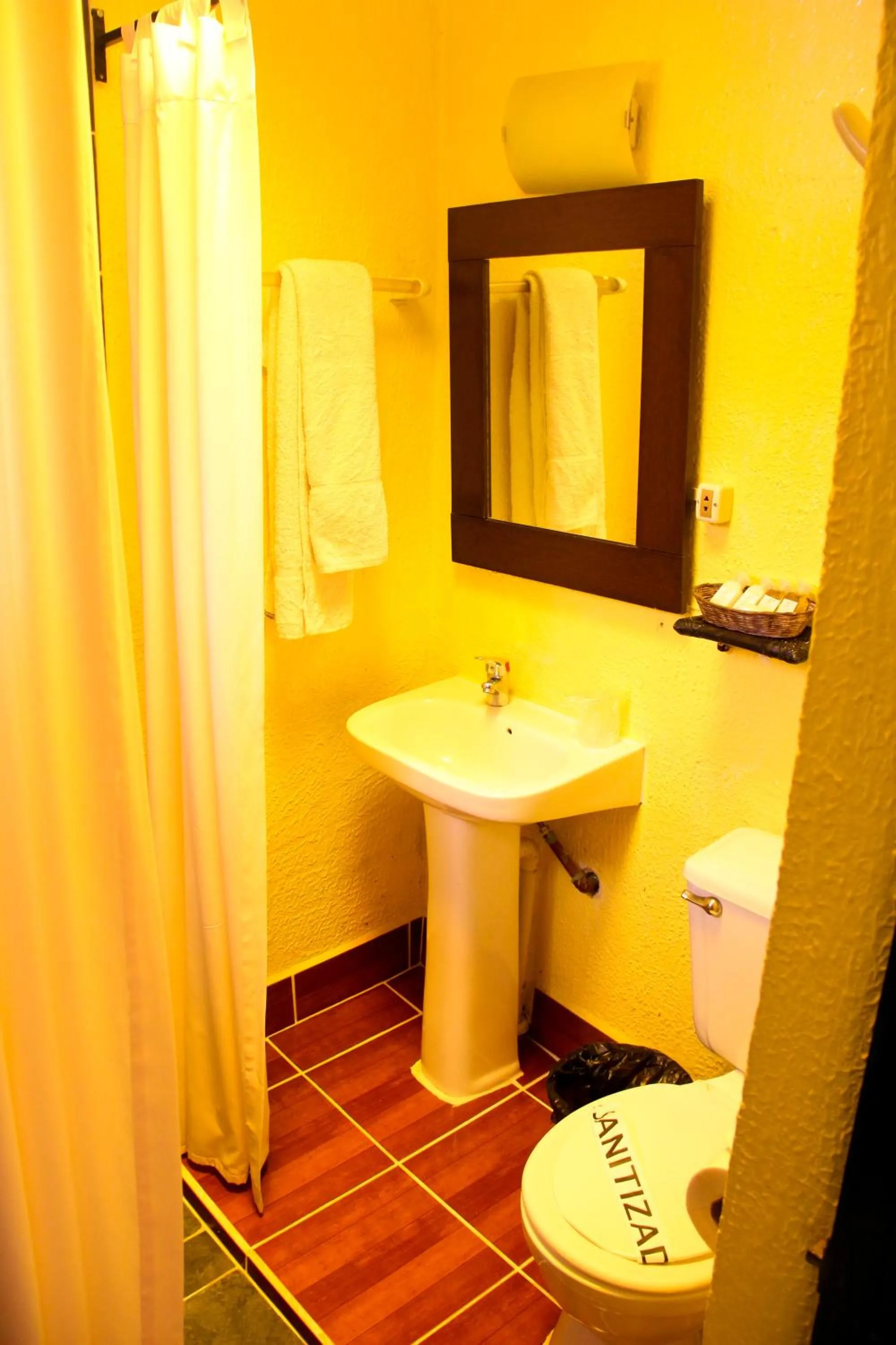 Bathroom in Hotel Jardines de Uyuni
