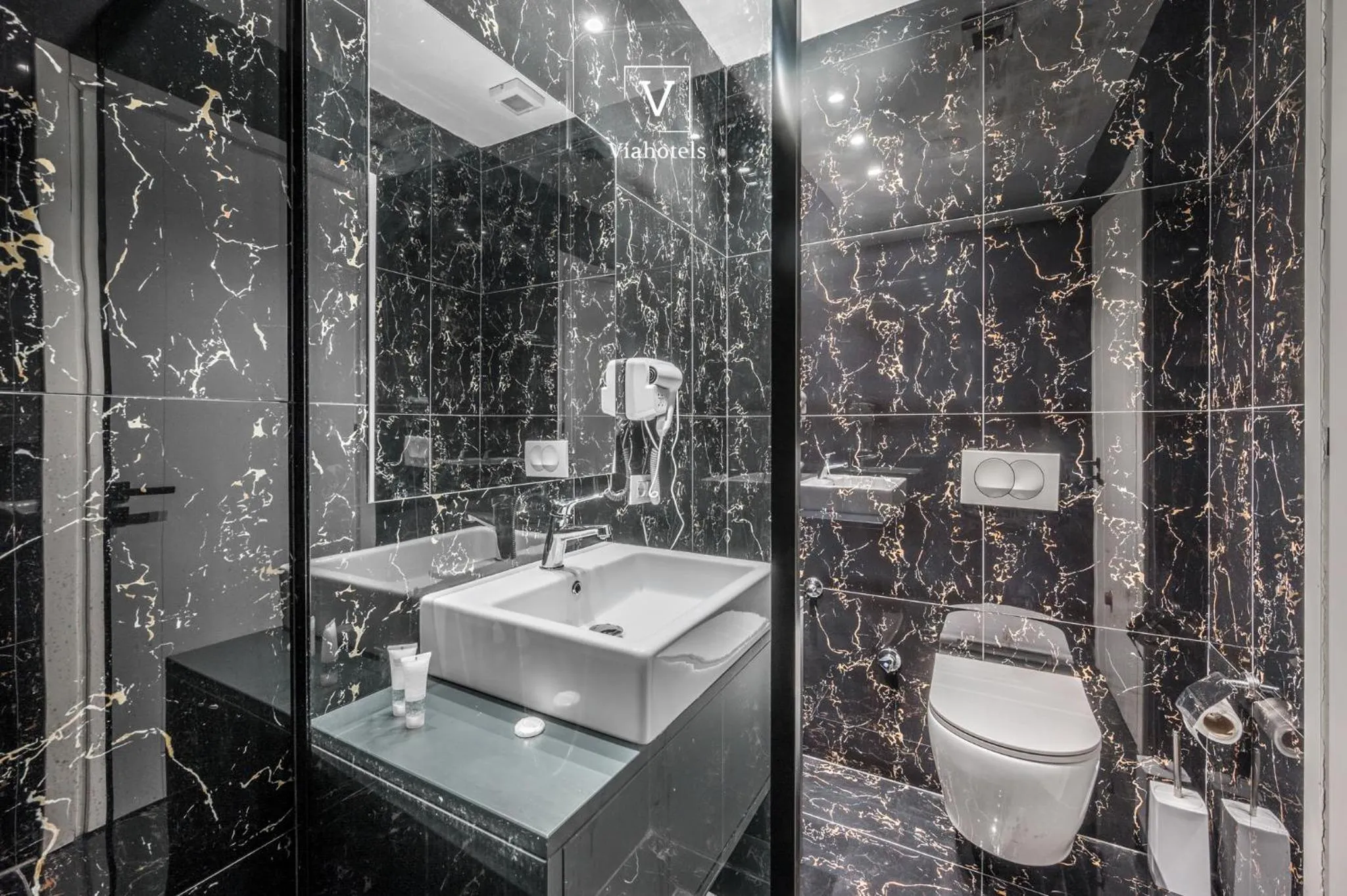 Shower in VH Eurostar Tirana Hotel Congress & Tirana Spa