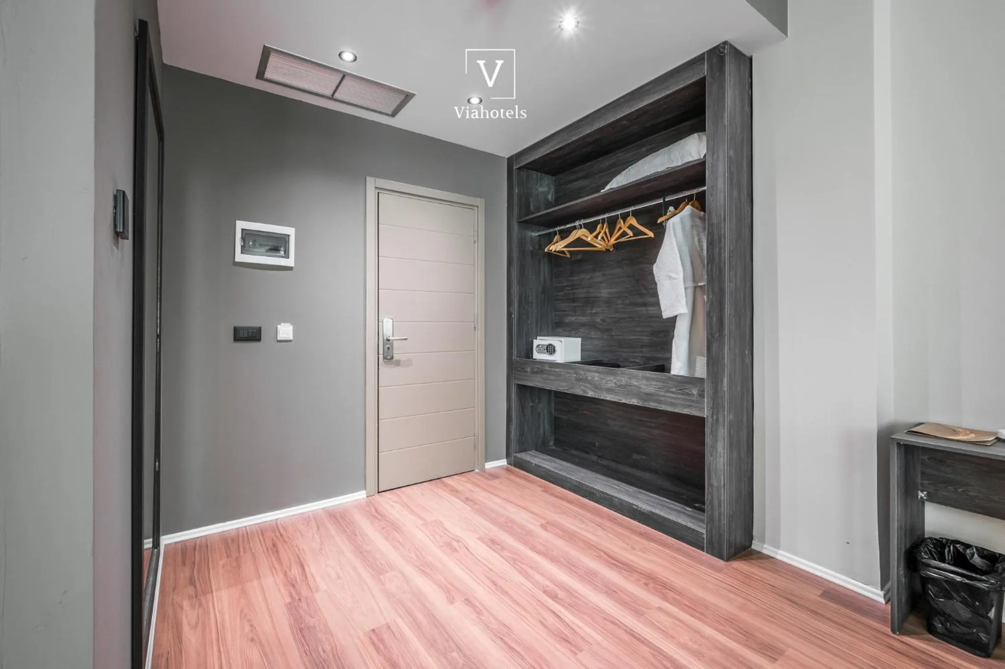 wardrobe, Bed in VH Eurostar Tirana Hotel Congress & Tirana Spa