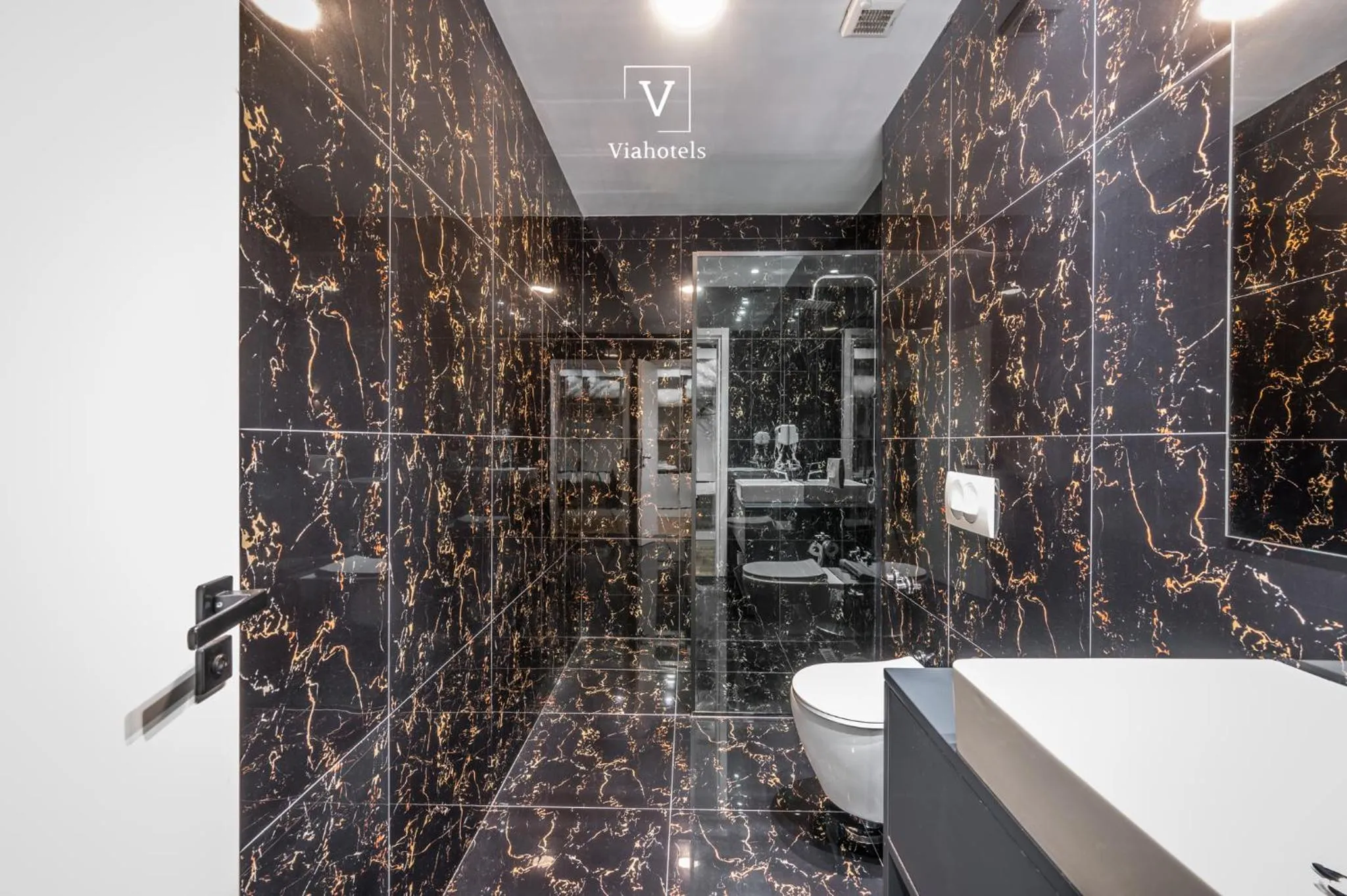 Shower in VH Eurostar Tirana Hotel Congress & Tirana Spa