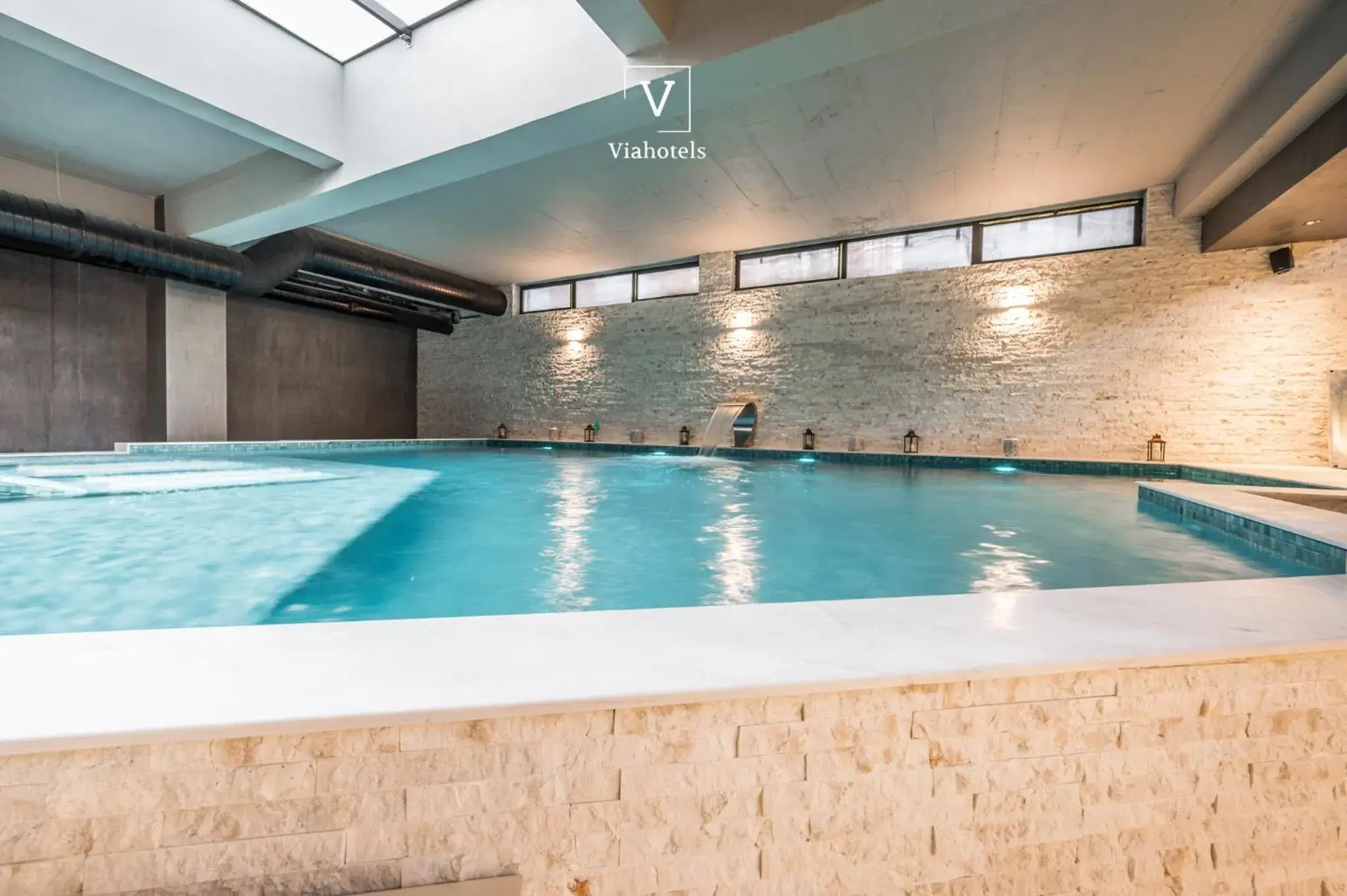 Swimming pool in VH Eurostar Tirana Hotel Congress & Tirana Spa Swimming pool in VH Eurostar Tirana Hotel Congress & Tirana Spa