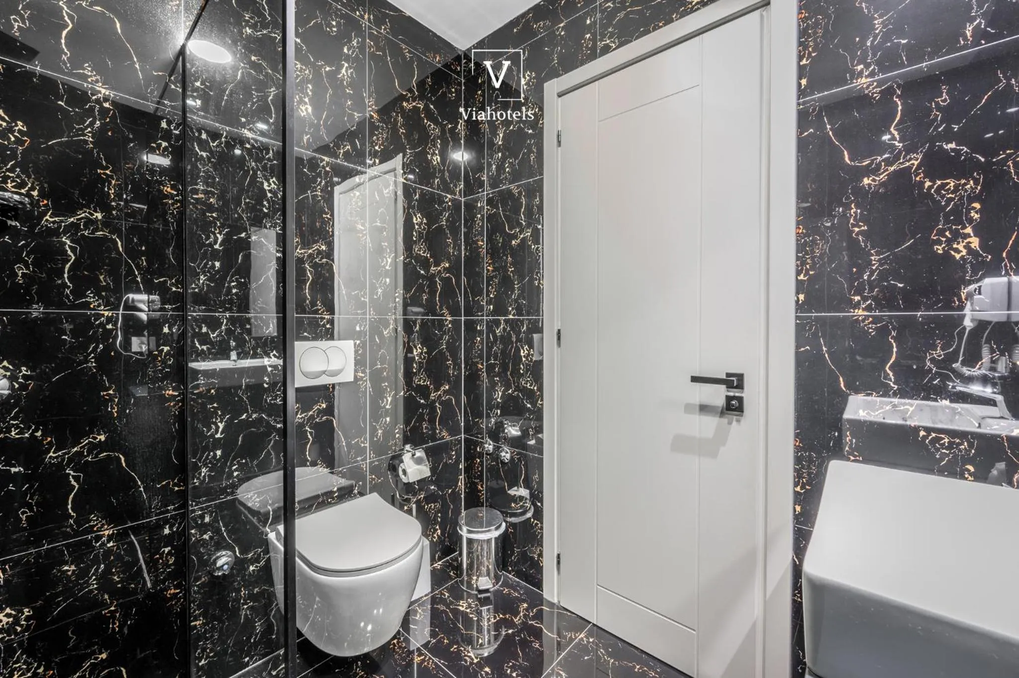 Shower in VH Eurostar Tirana Hotel Congress & Tirana Spa