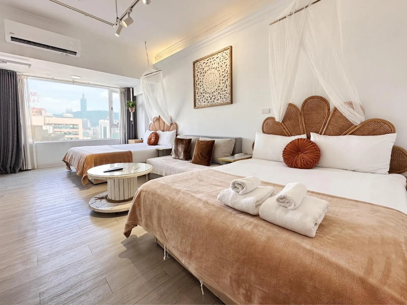 Bed in Urban Abode Apartment 1