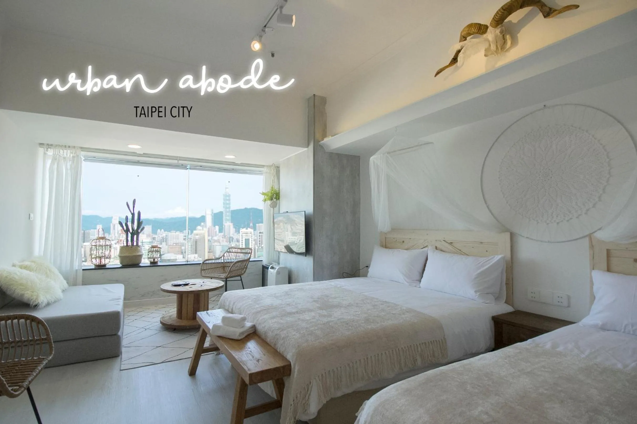 Bed in Urban Abode Apartment 1