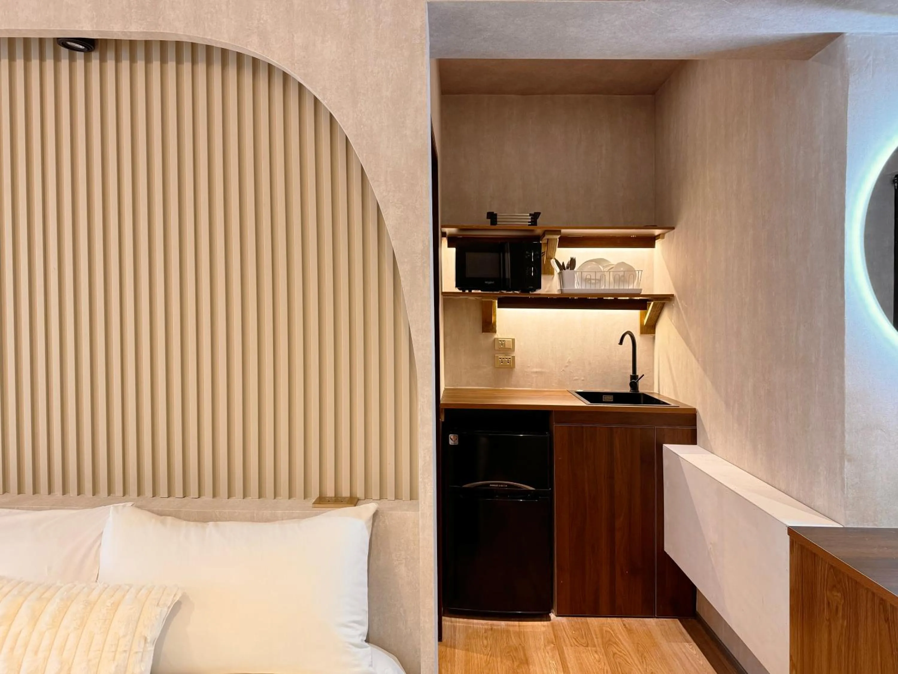 Bed in Urban Abode Apartment 1