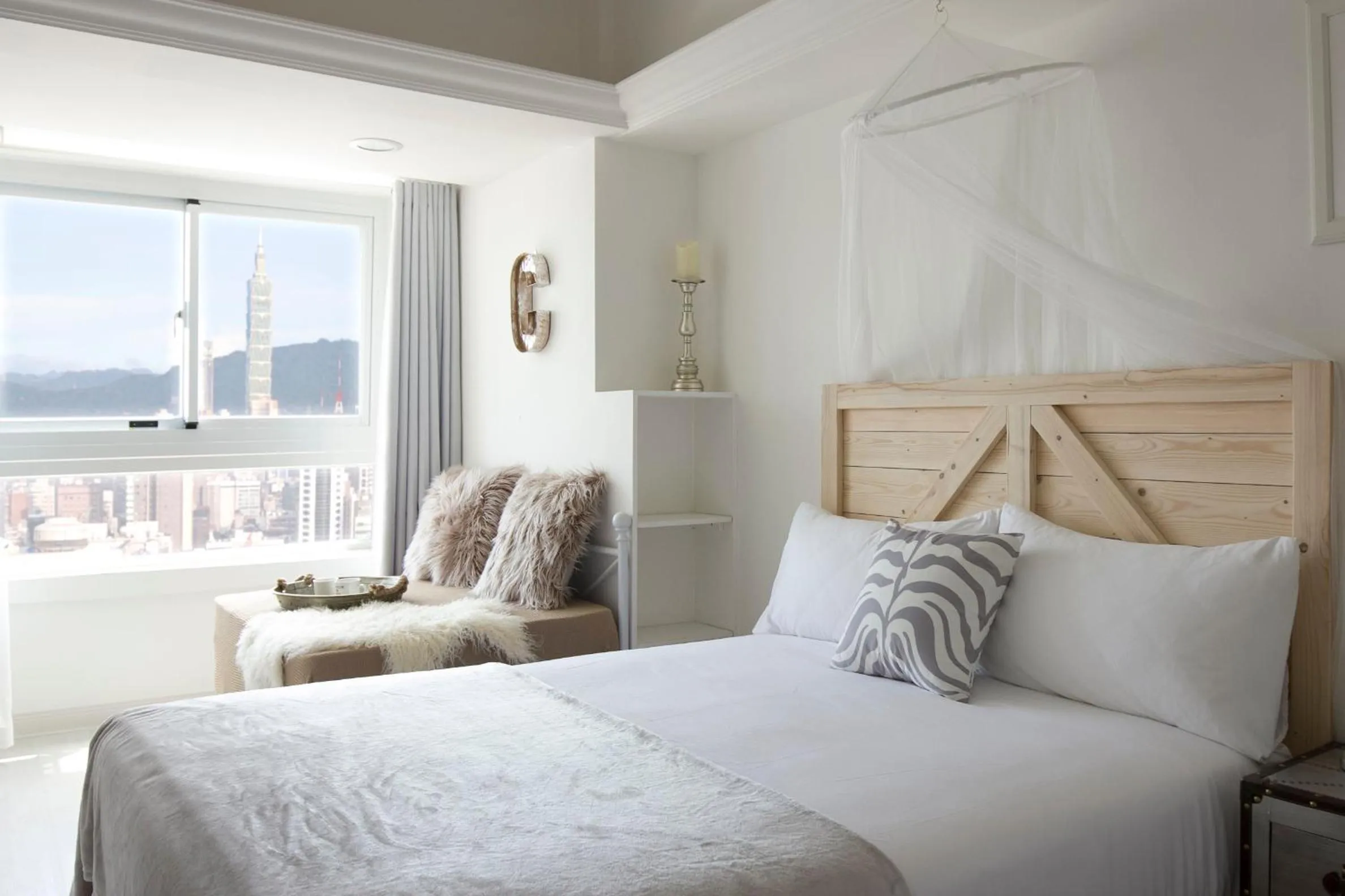 Bed in Urban Abode Apartment 1
