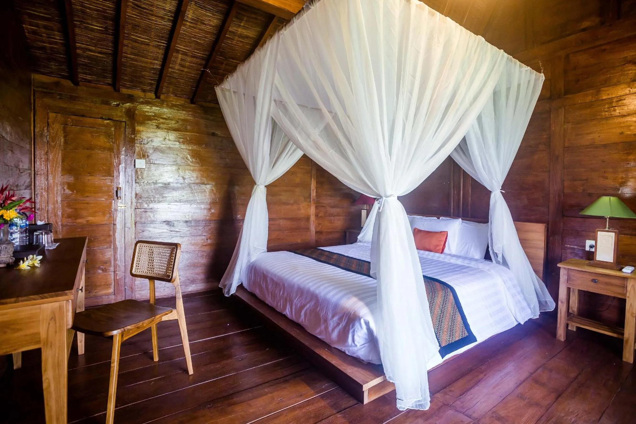 Bedroom, Bed in Victory Munggu