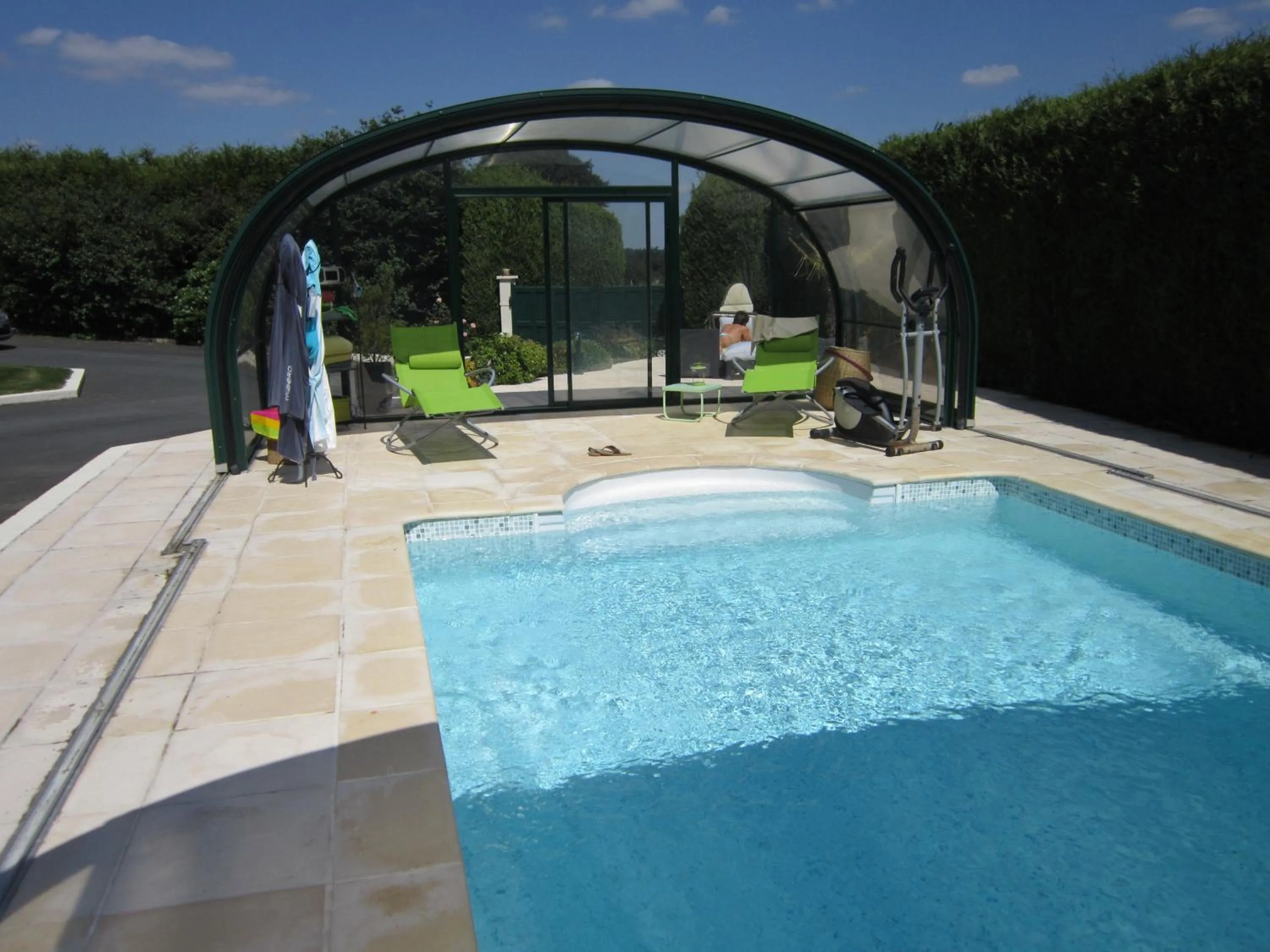 Swimming pool in L'Anctovillière