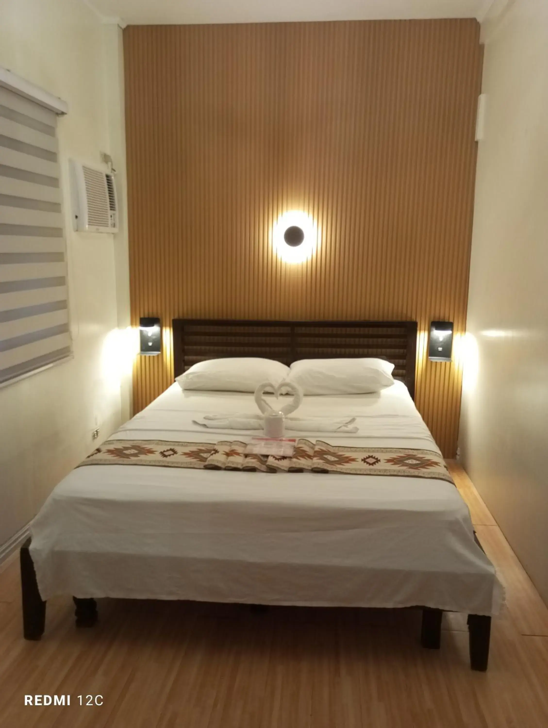 Double or Twin Room with Shared Bathroom in Airport Hostel Manila Double or Twin Room with Shared Bathroom in Airport Hostel Manila