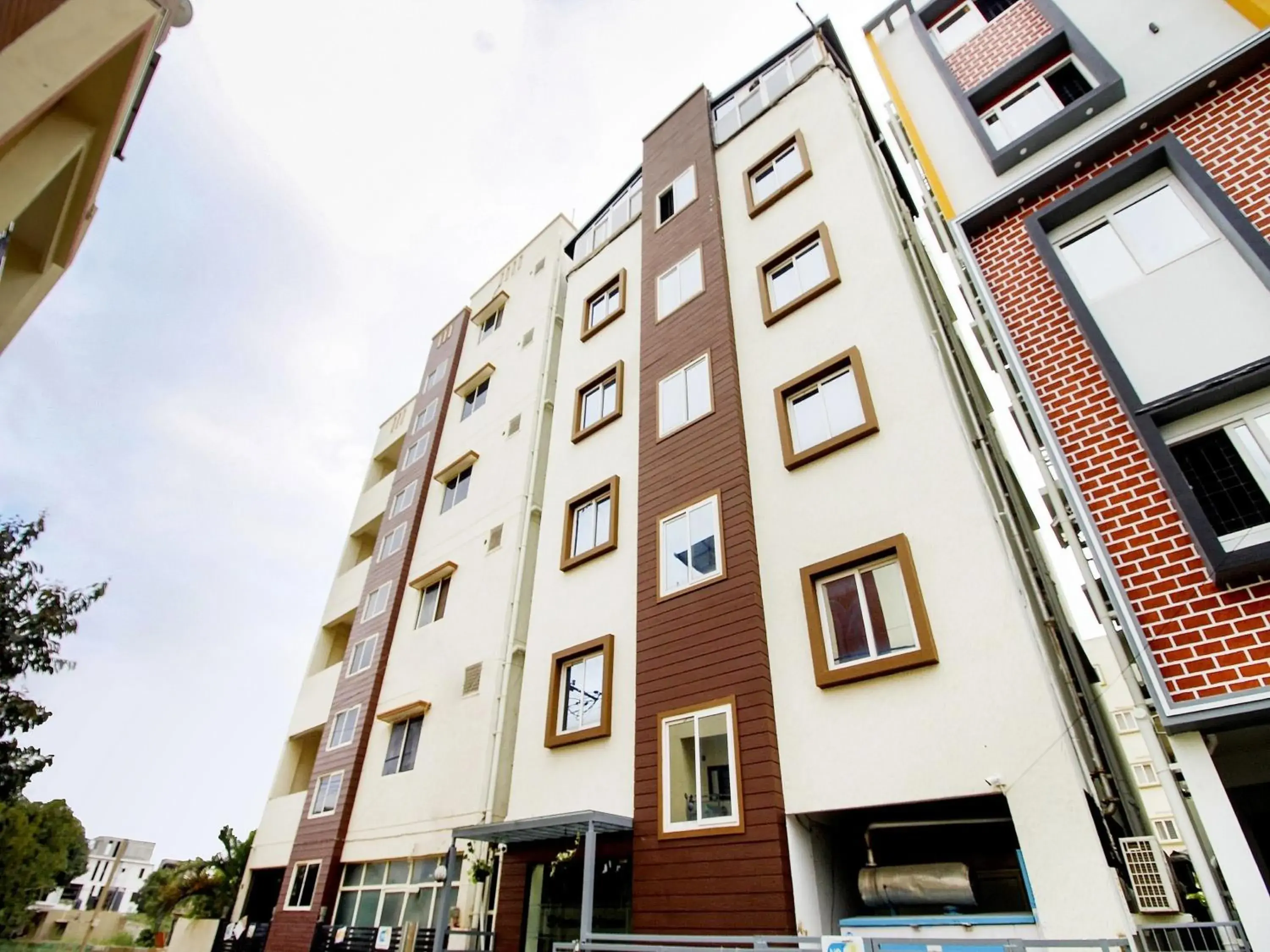 Facade/entrance in Hotel O Sm Residency Facade/entrance in Hotel O Sm Residency