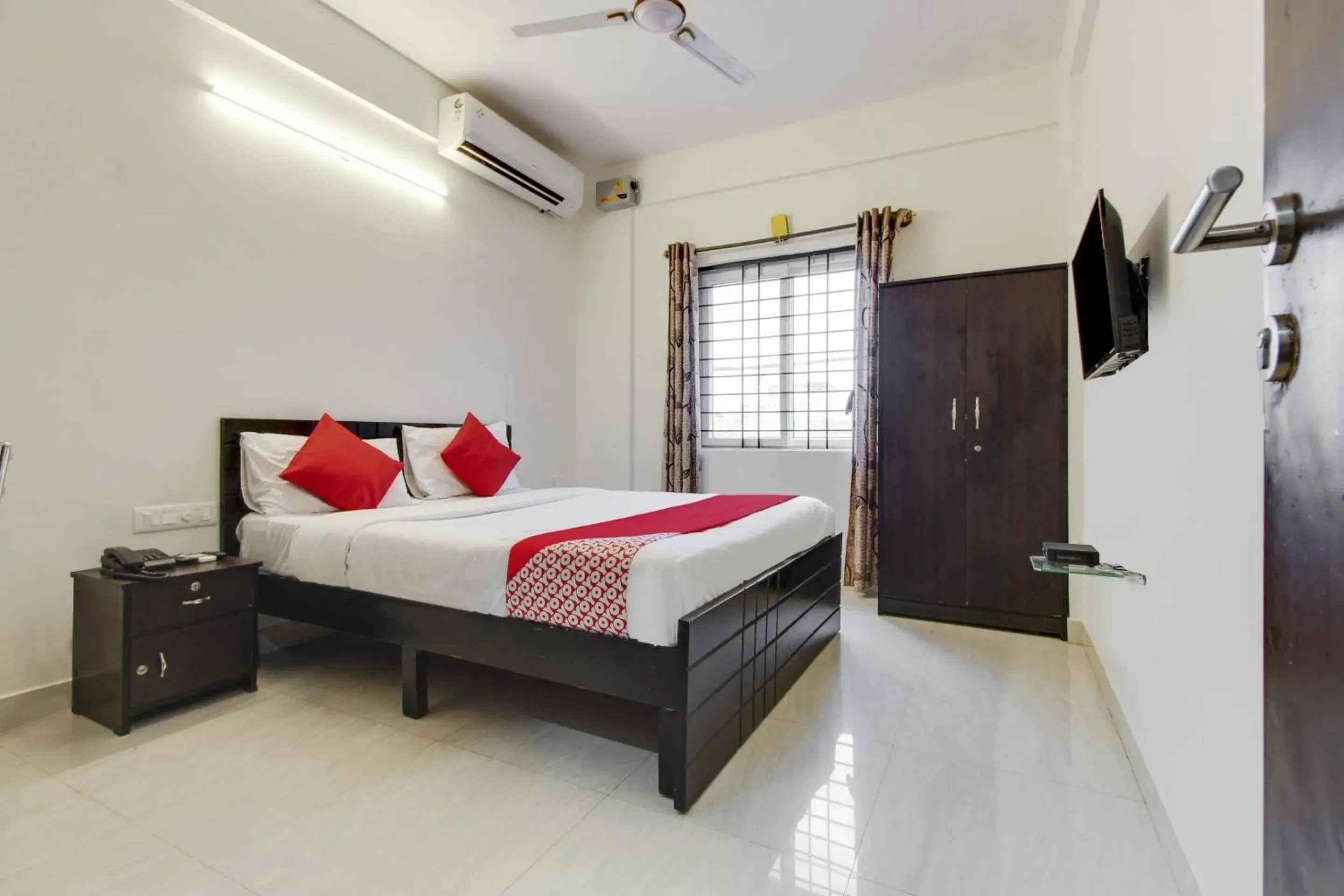 Bedroom, Bed in Hotel O Sm Residency Bedroom, Bed in Hotel O Sm Residency