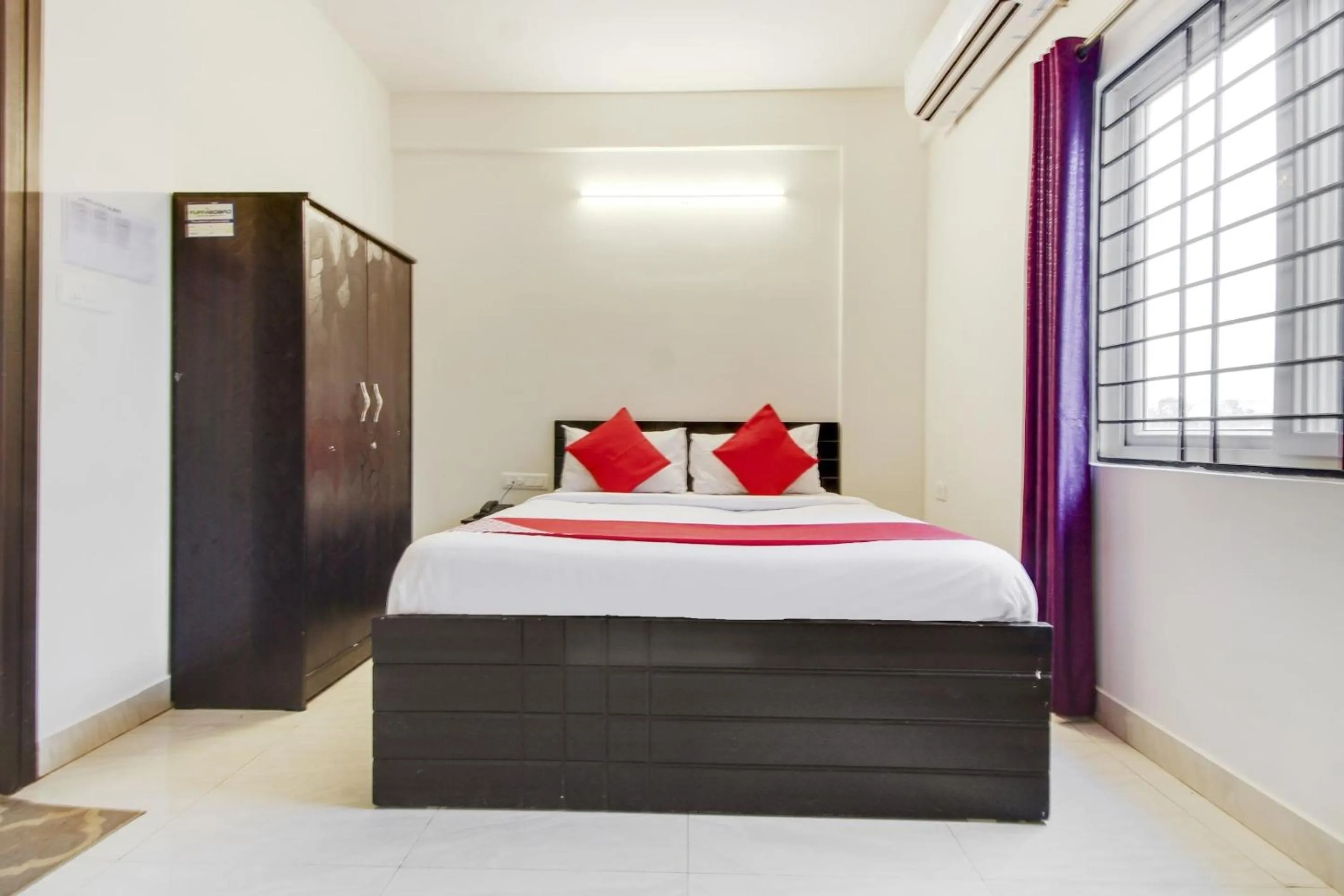 Bedroom, Bed in Hotel O Sm Residency