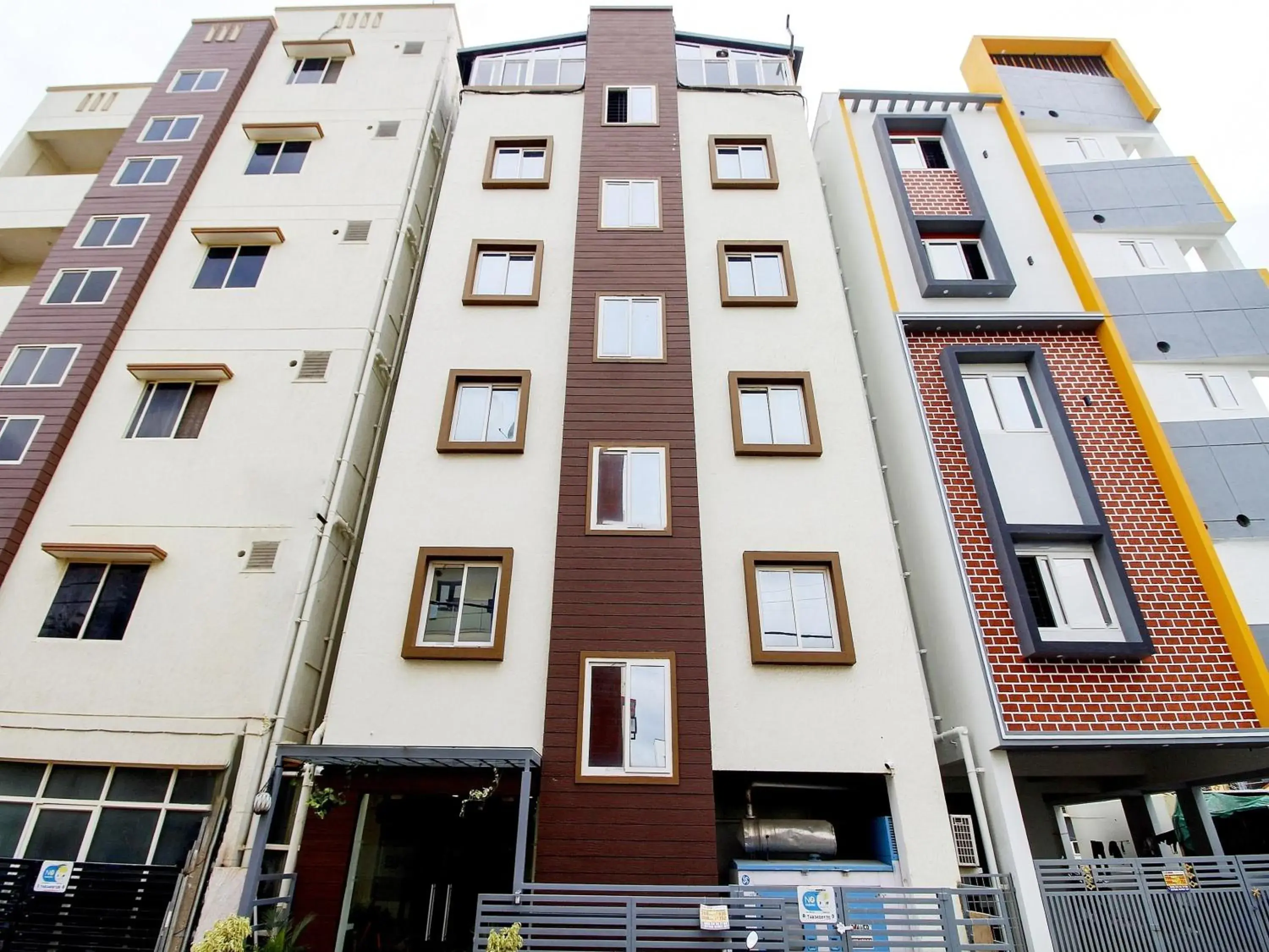 Facade/entrance in Hotel O Sm Residency Facade/entrance in Hotel O Sm Residency