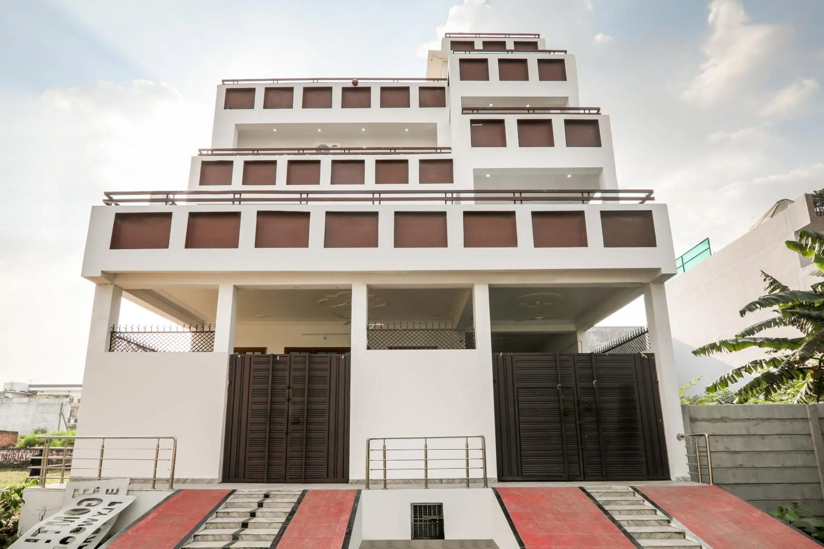 Facade/entrance in Hotel O Urmila Sadan