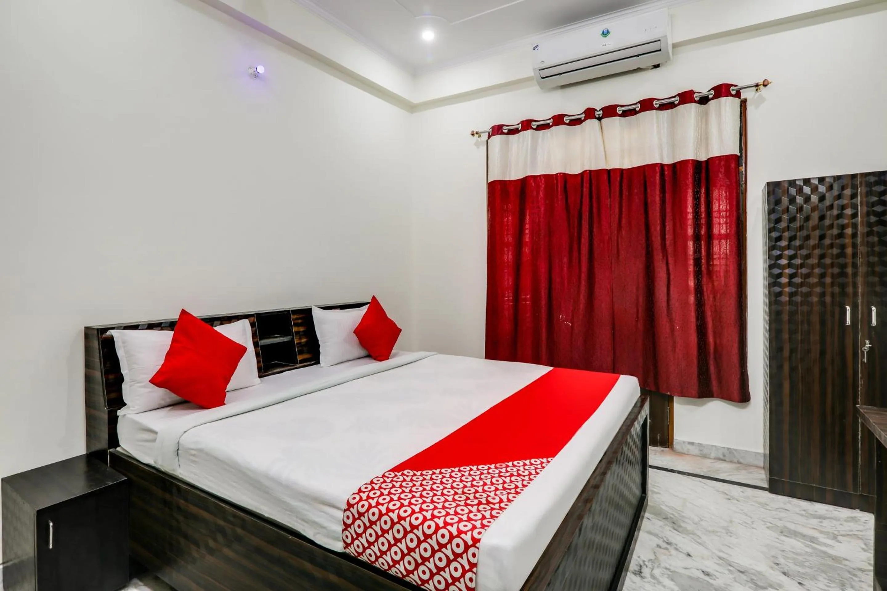 Bedroom, Bed in Hotel O Urmila Sadan