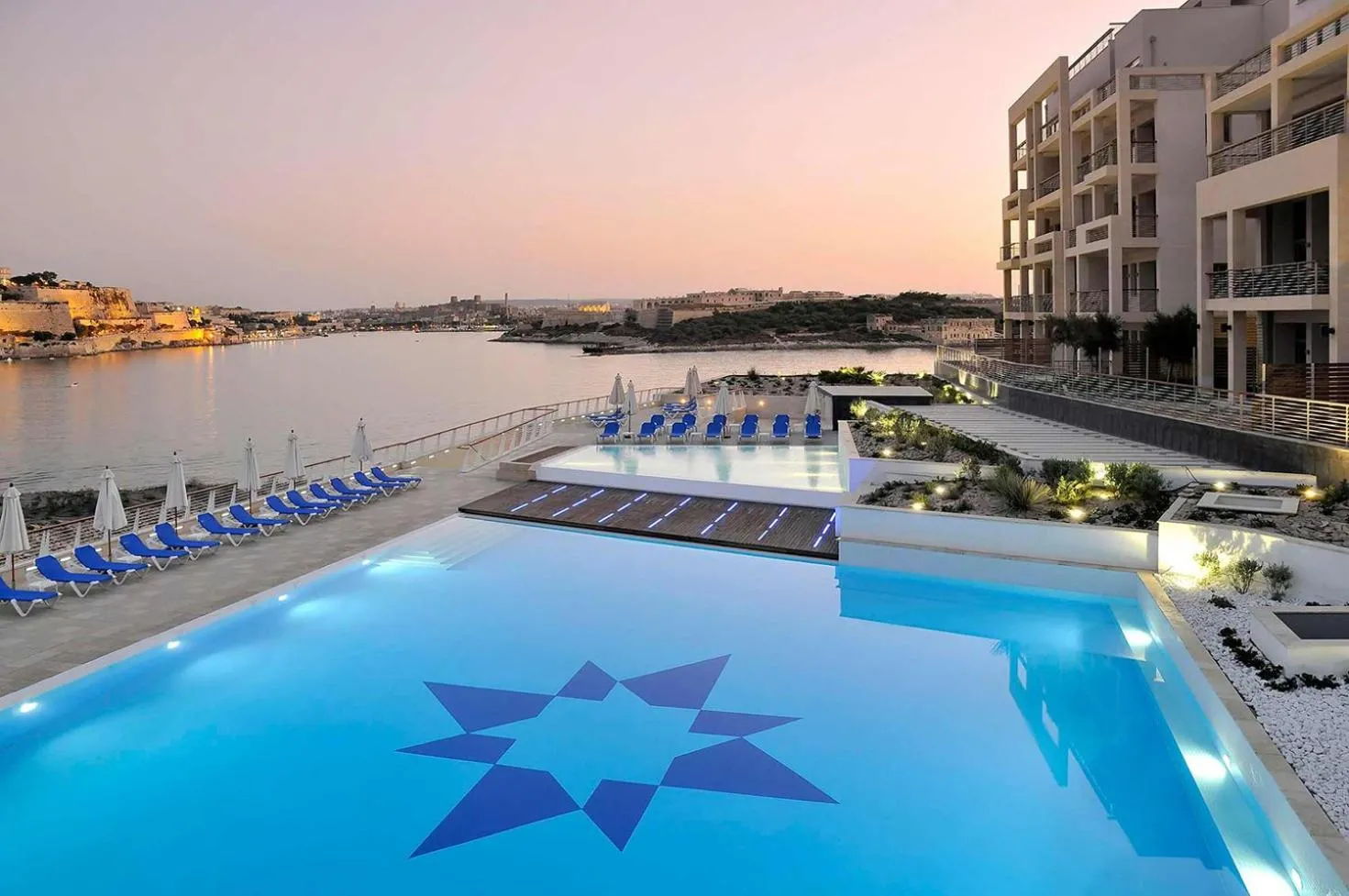Luxurious Apt with Ocean Views and Pool in Tigne Point