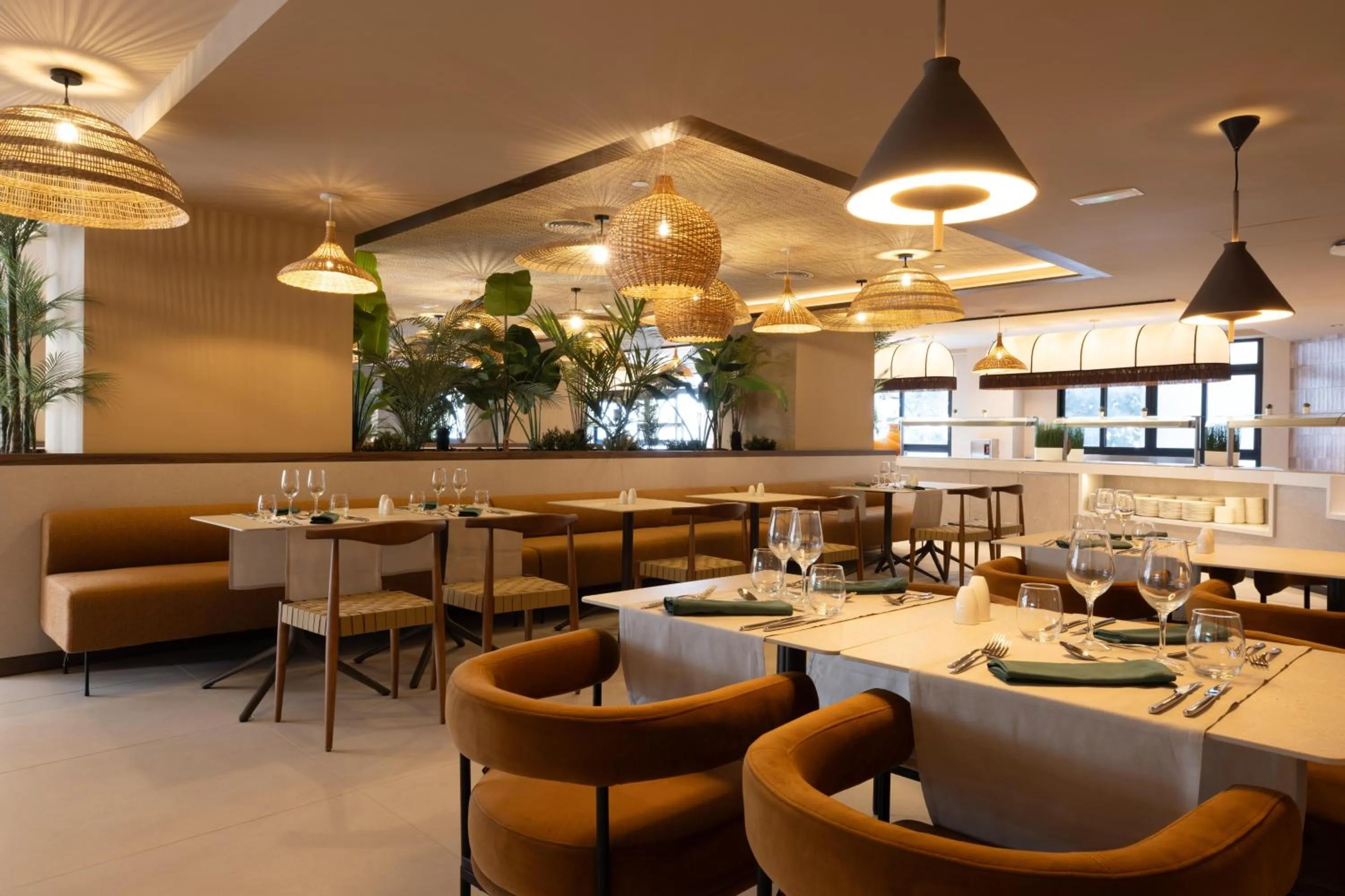 Restaurant/places to eat in Aubamar Palma Resort