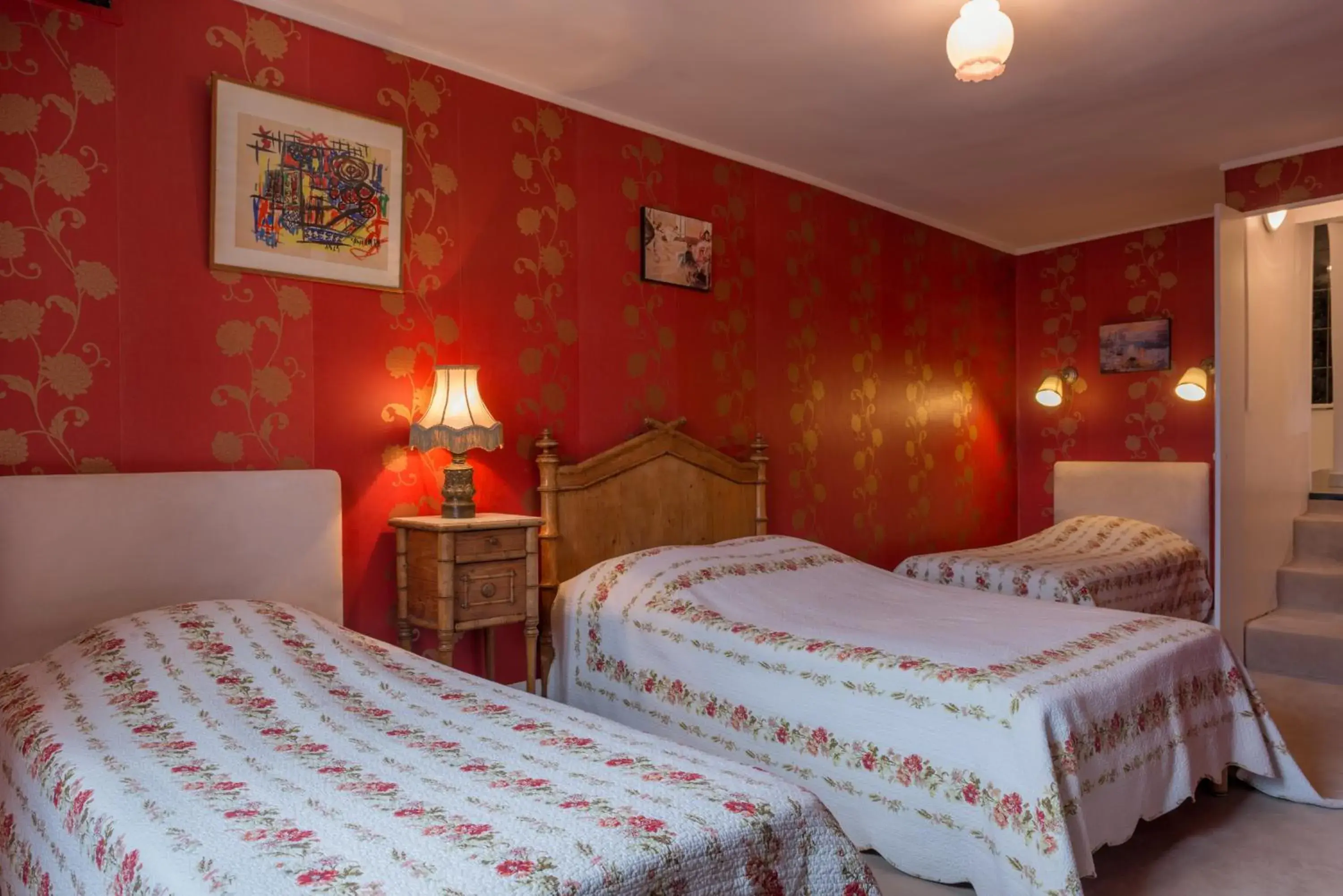 Photo of the whole room, Bed in Hotel Esmeralda Photo of the whole room, Bed in Hotel Esmeralda