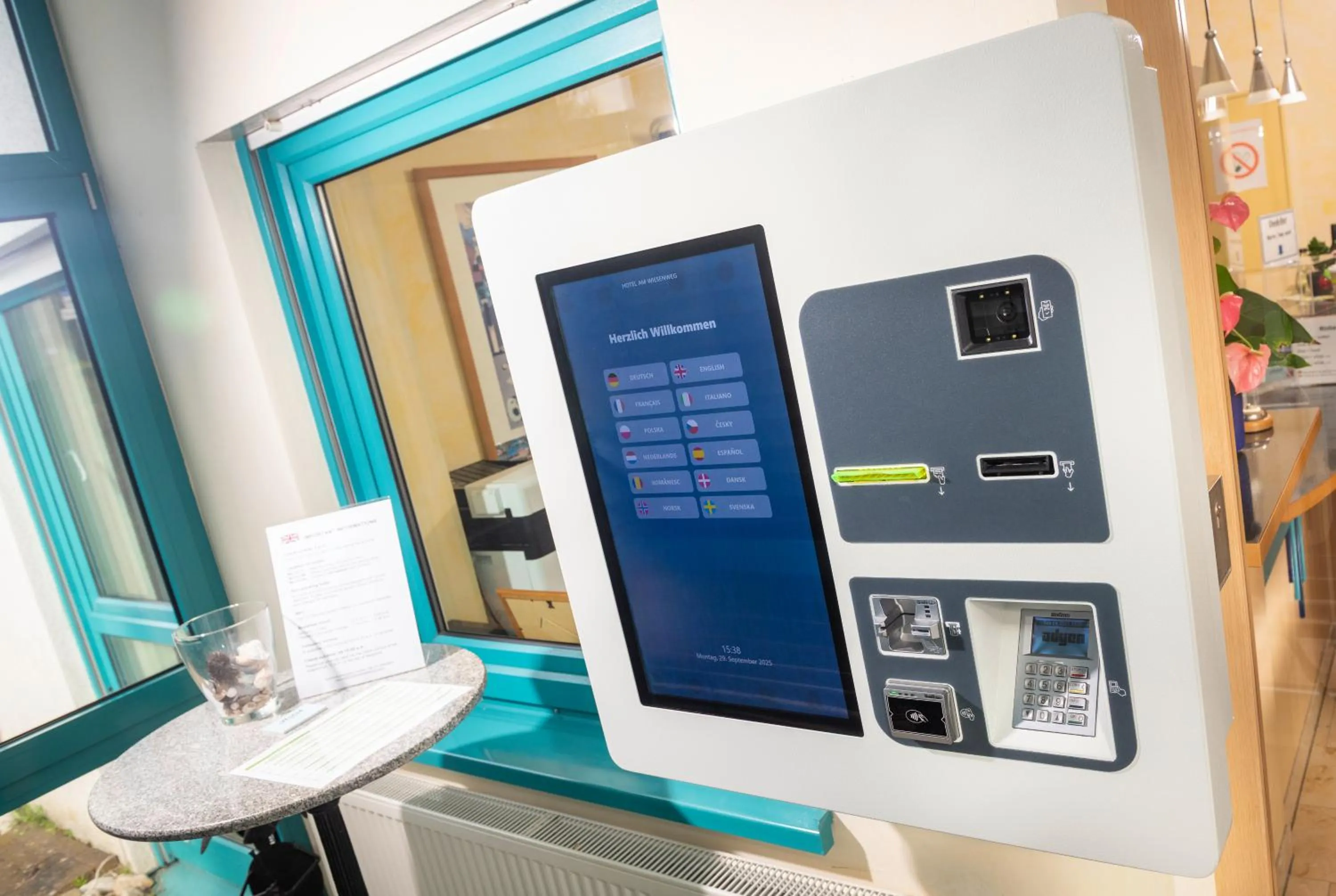 Lobby or reception in Hotel Am Wiesenweg l 24h check-in