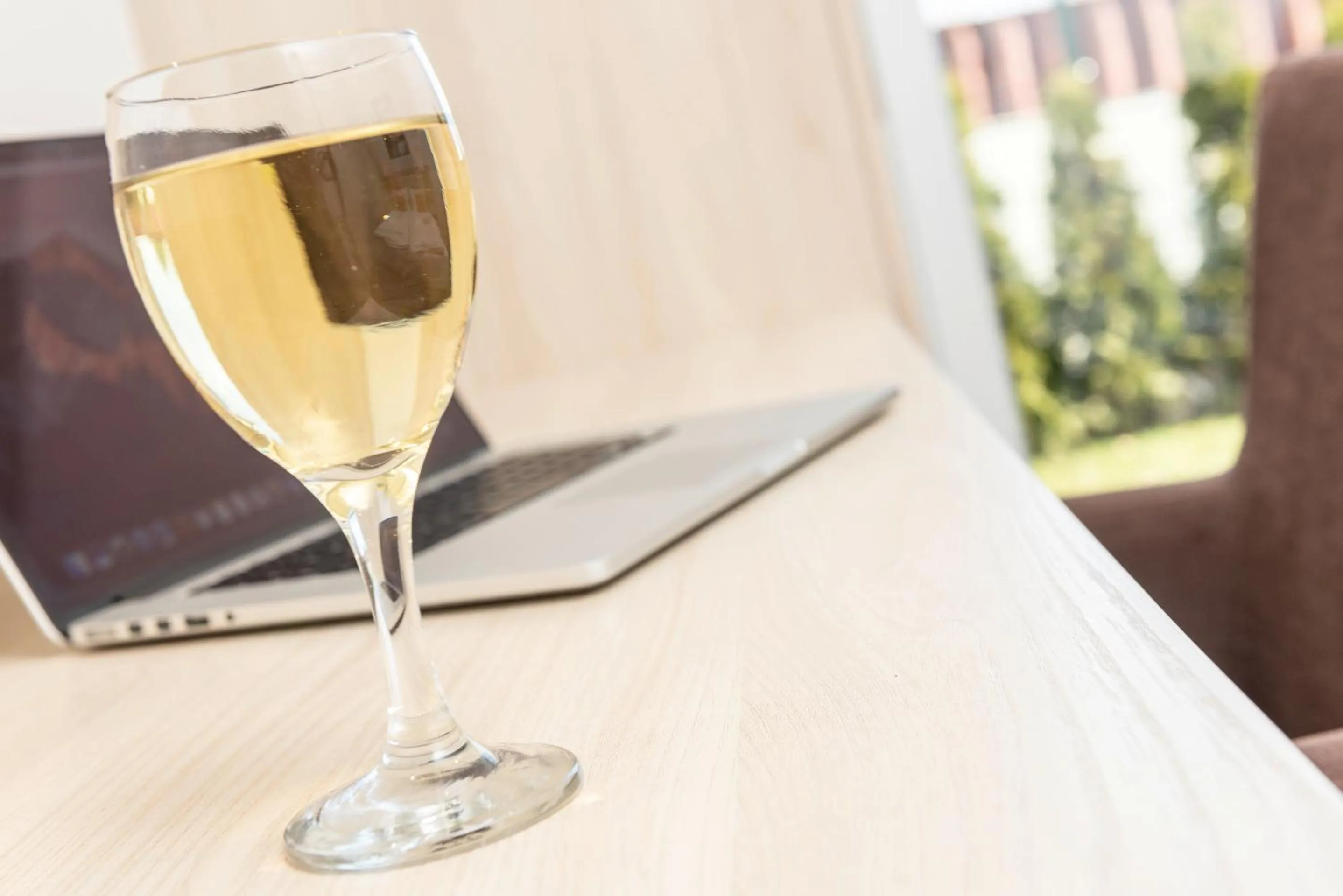 Quiet street view in Hotel Am Wiesenweg l 24h check-in