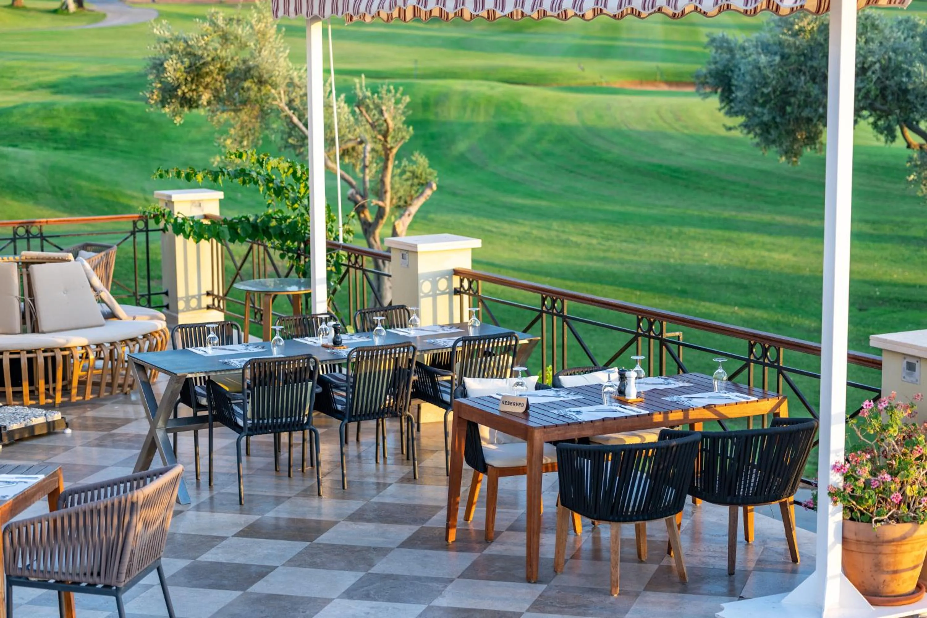 Restaurant/places to eat in Korineum Golf & Beach Resort