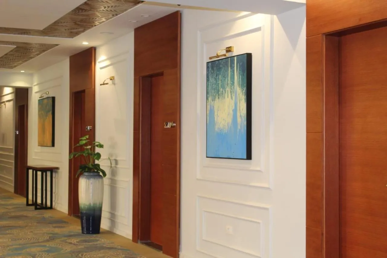 Area and facilities in Royal Jewel Al Raml Hotel