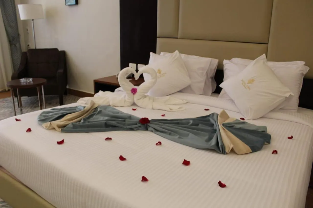 Bedroom, Bed in Royal Jewel Al Raml Hotel