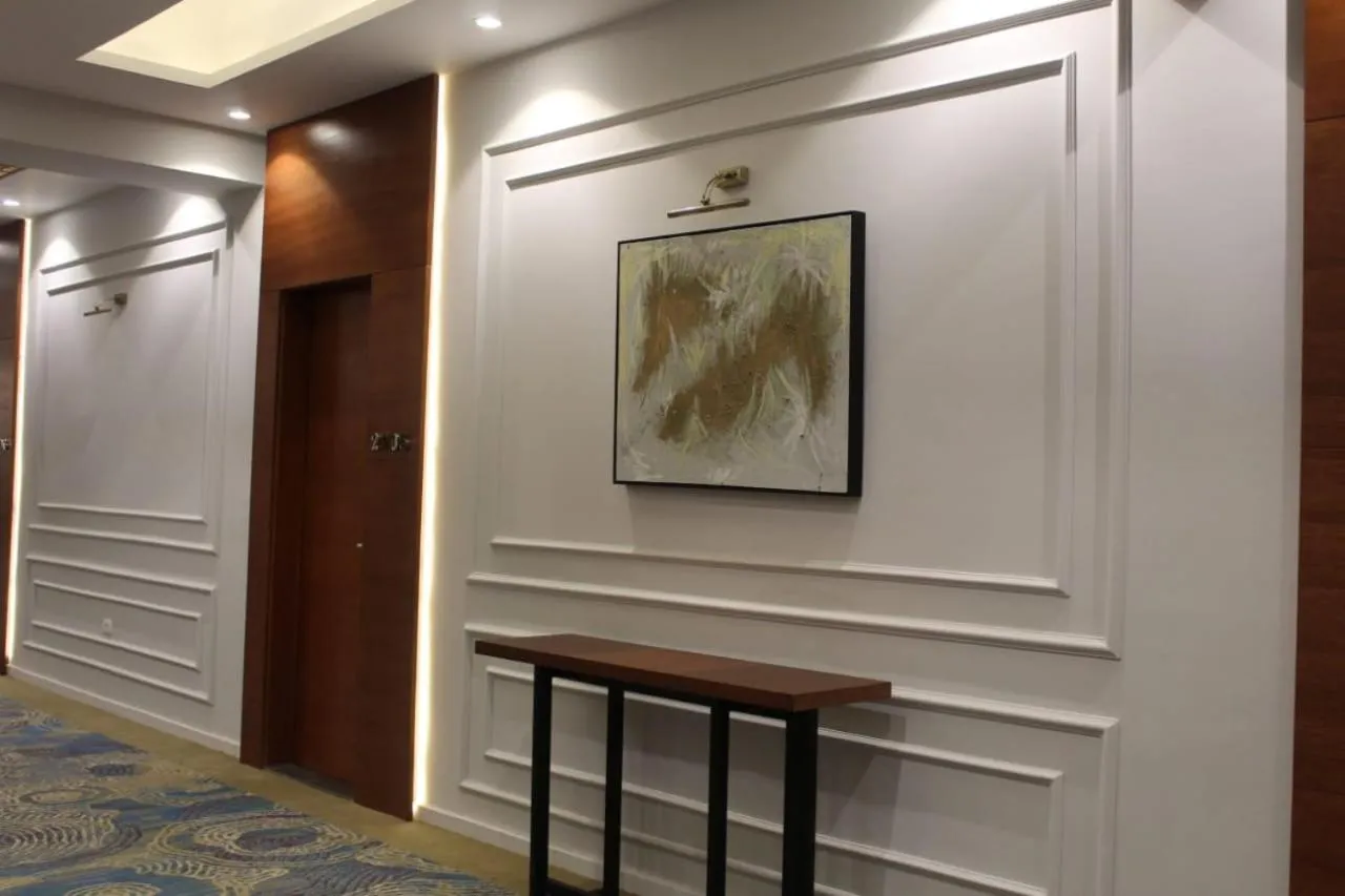 Area and facilities in Royal Jewel Al Raml Hotel