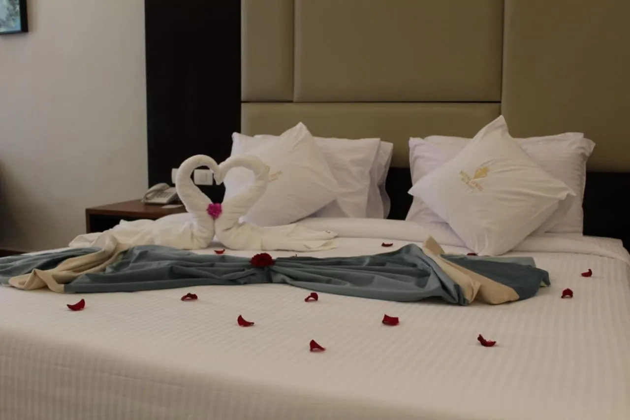 Bedroom, Bed in Royal Jewel Al Raml Hotel