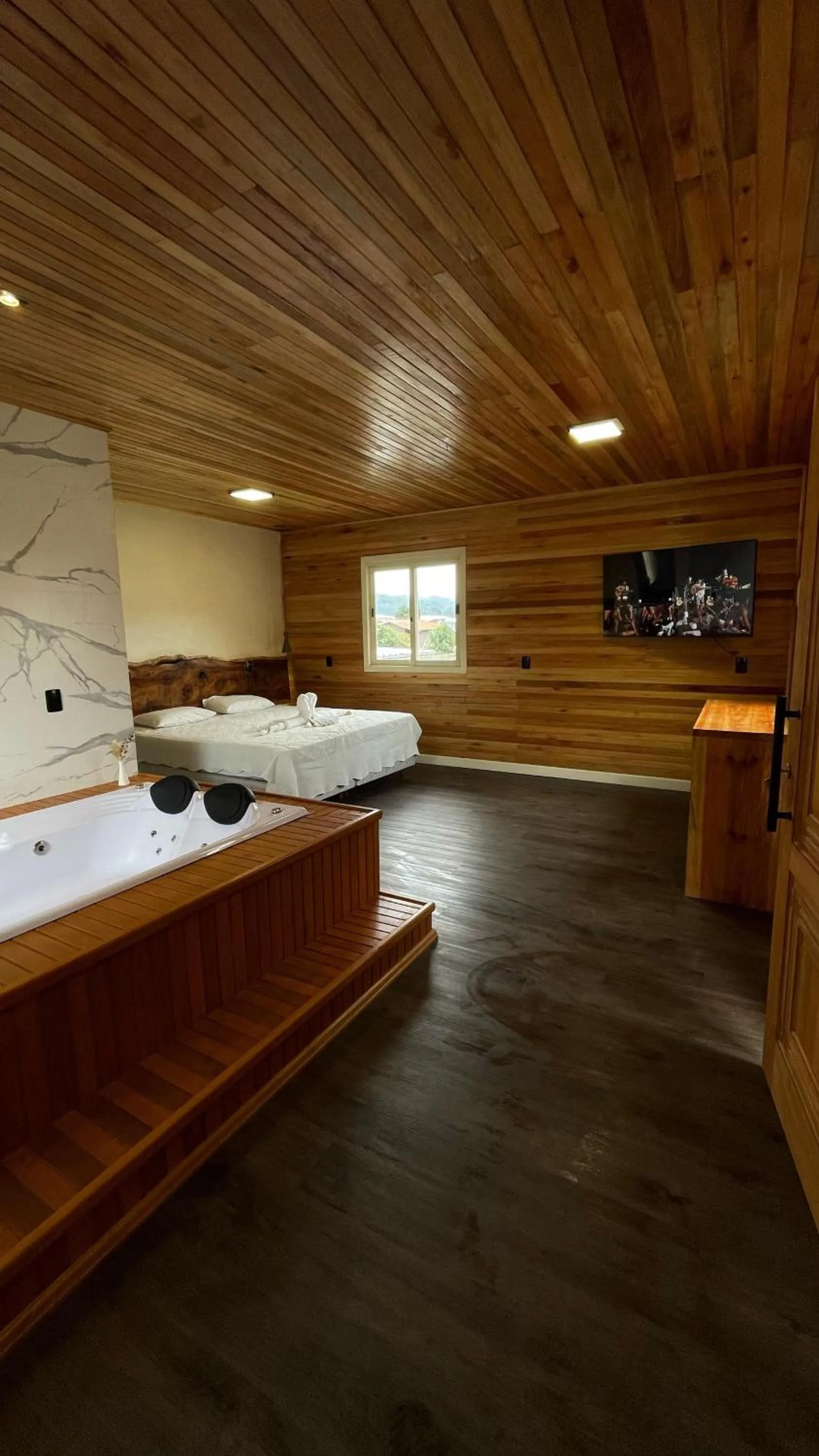 Photo of the whole room, Bed in Pousada Kaluana