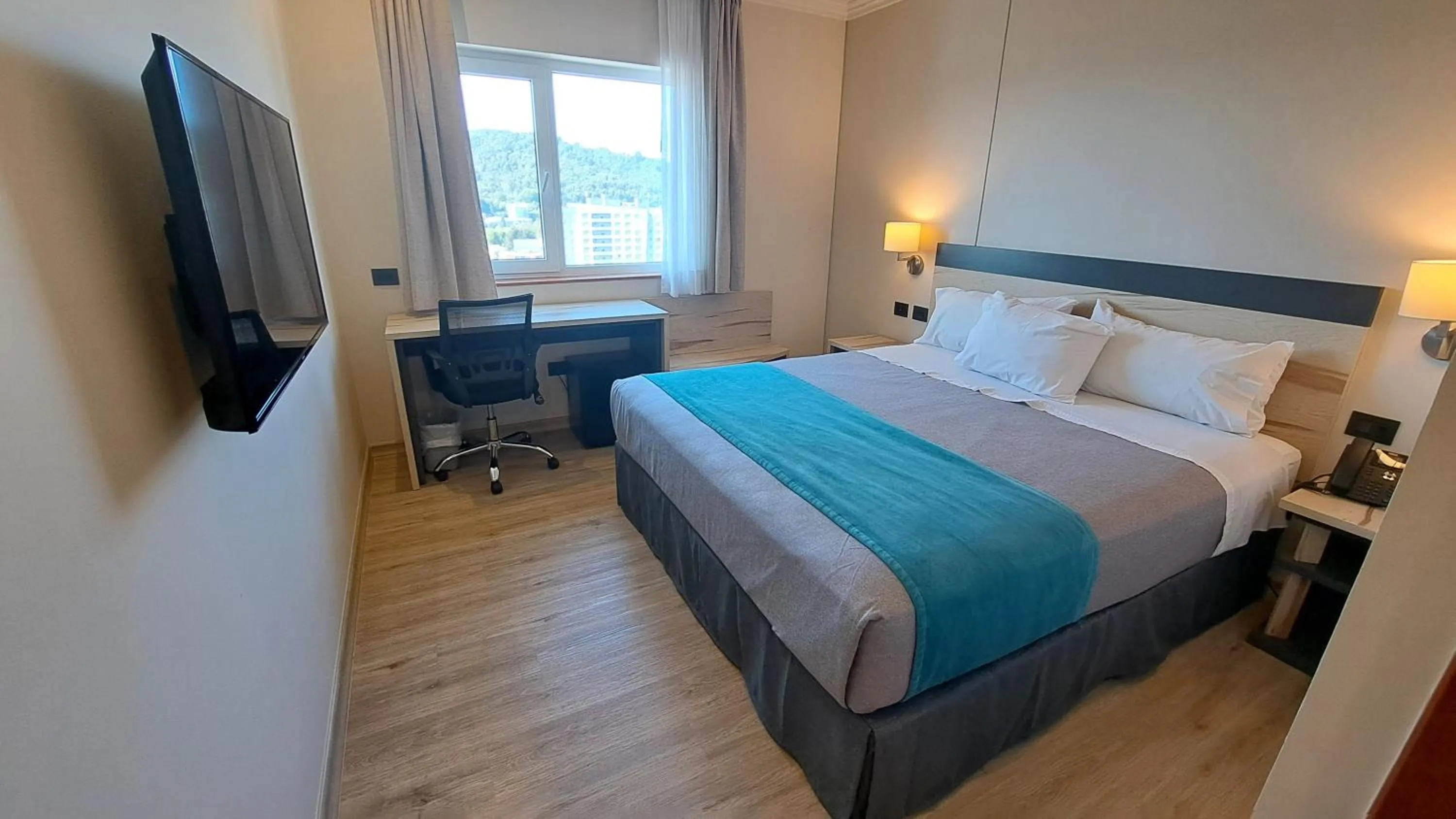 Bedroom, Bed in Hotel Diego de Almagro Temuco Express